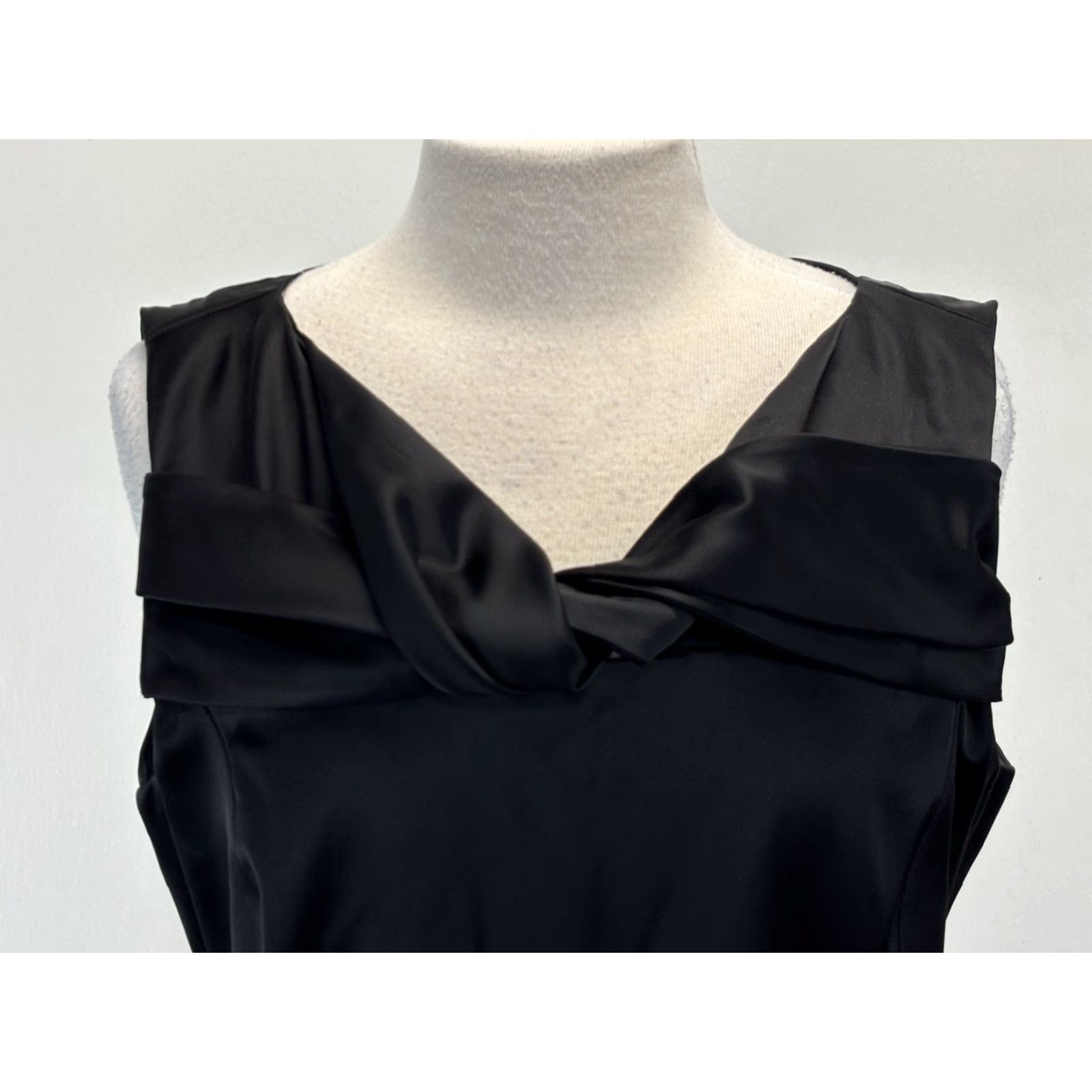 Talbots Talbots Dress Sheath Black Satin Knee Length Zip Sleeveless 14 Women Party Cocktail Knots Neckline Satin Polyester Blend Vintage No Size XL / US 12-14 / IT 48-50 - 5 Thumbnail
