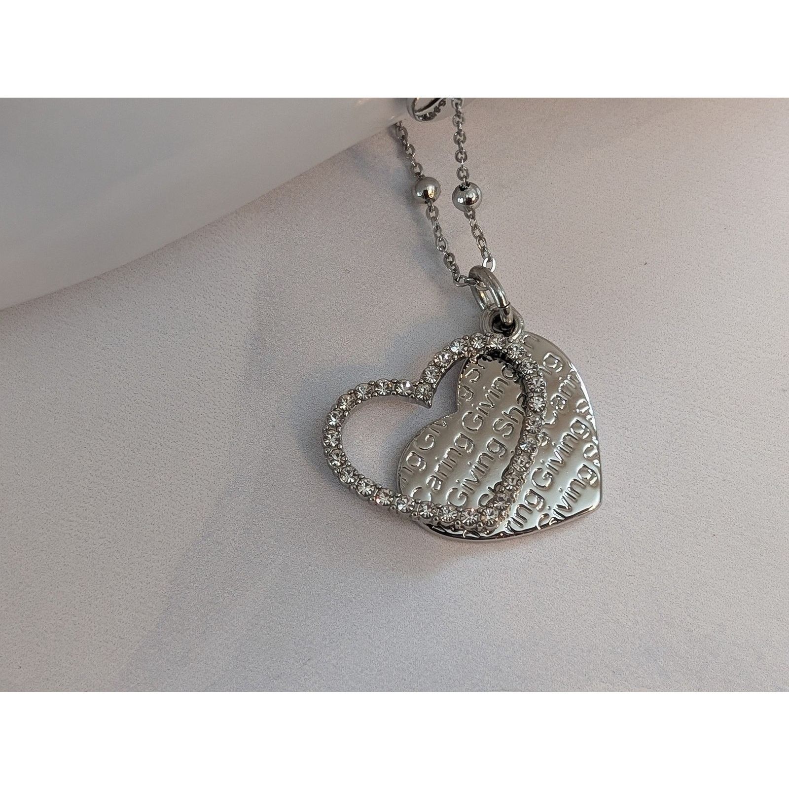Vintage VTG Silver-Tone 7 1/2" Chain Rhinestone Heart Charm Bracelet Size ONE SIZE - 3 Thumbnail