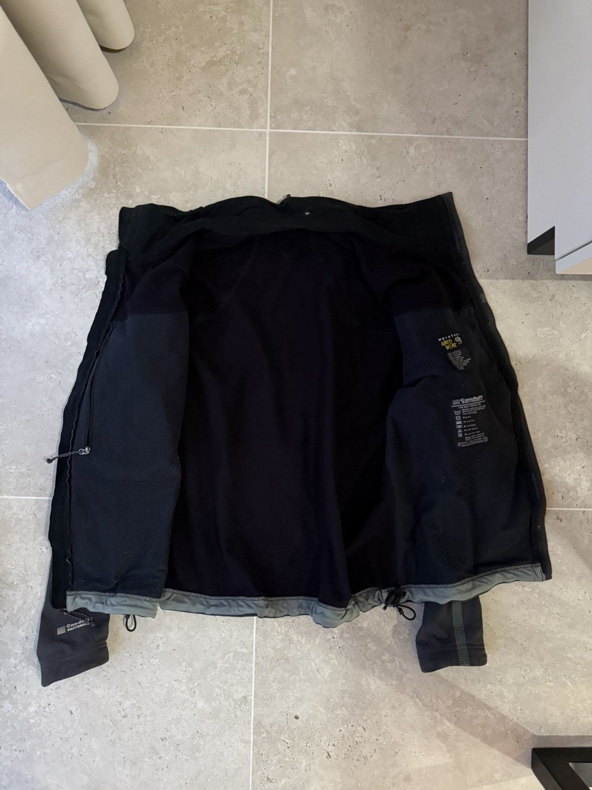 Mountain Hardwear Vintage Mountain Hardwear Conduit Softshell Zip Up Jacket L Size US L / EU 52-54 / 3 - 6 Thumbnail
