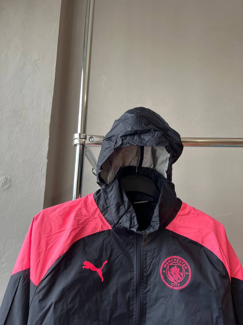 Puma 2023/24 MANCHESTER CITY ALL WATER SOCCER FOOTBALL JACKET L Size US L / EU 52-54 / 3 - 5 Thumbnail