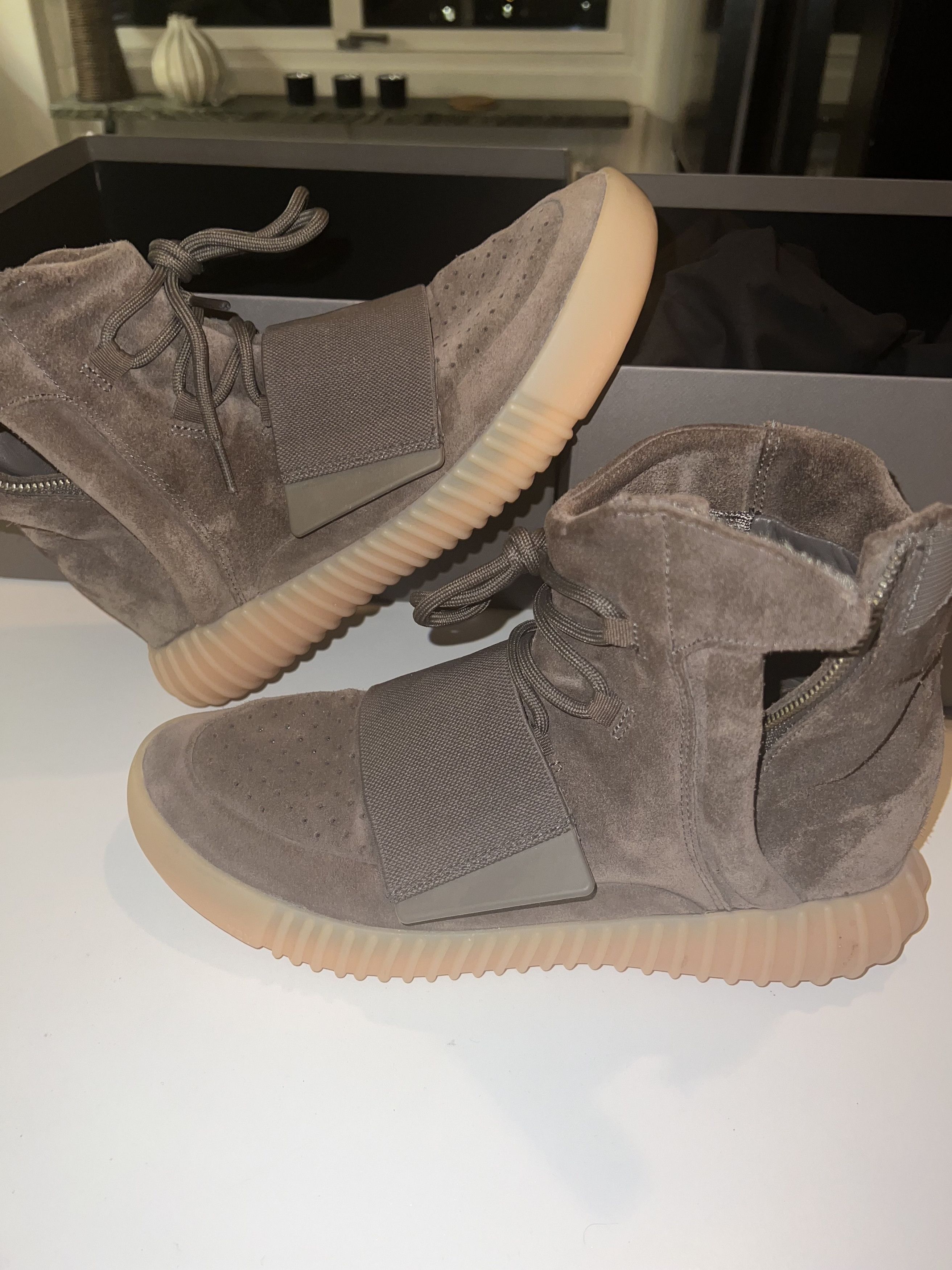 adidas yeezy braun