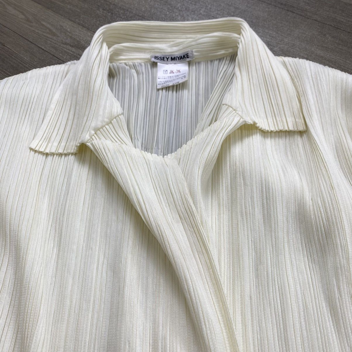 Issey Miyake Vintage Pleats Please Issey Miyake Luxury White Cardigan Size M / US 6-8 / IT 42-44 - 4 Thumbnail