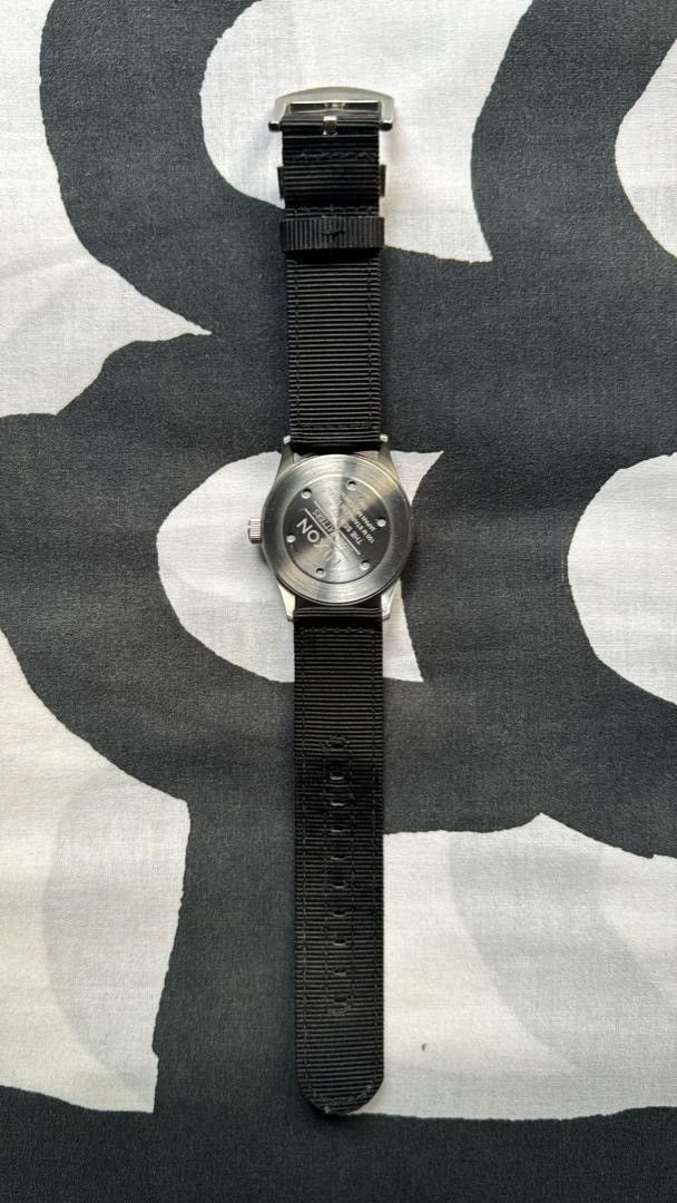 Nixon Nixon watch Size 46 - 2 Thumbnail