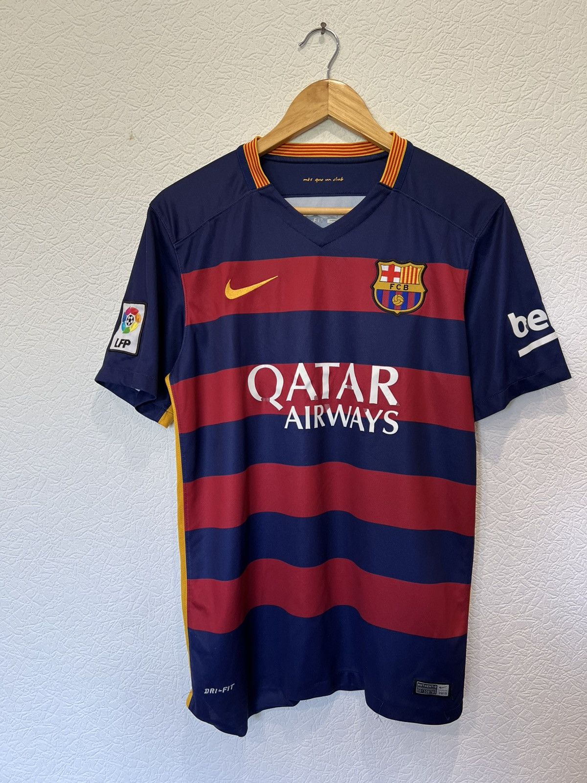 Barcelona Nike 2015/2016 Home Kit Soccer Jersey Football
