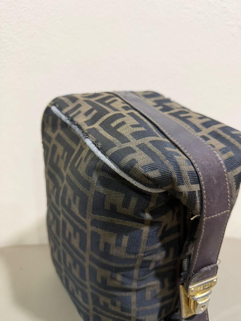 Fendi Authentic Fendi Zucca Monogram Vanity Toiletries Bag Size ONE SIZE - 9 Thumbnail