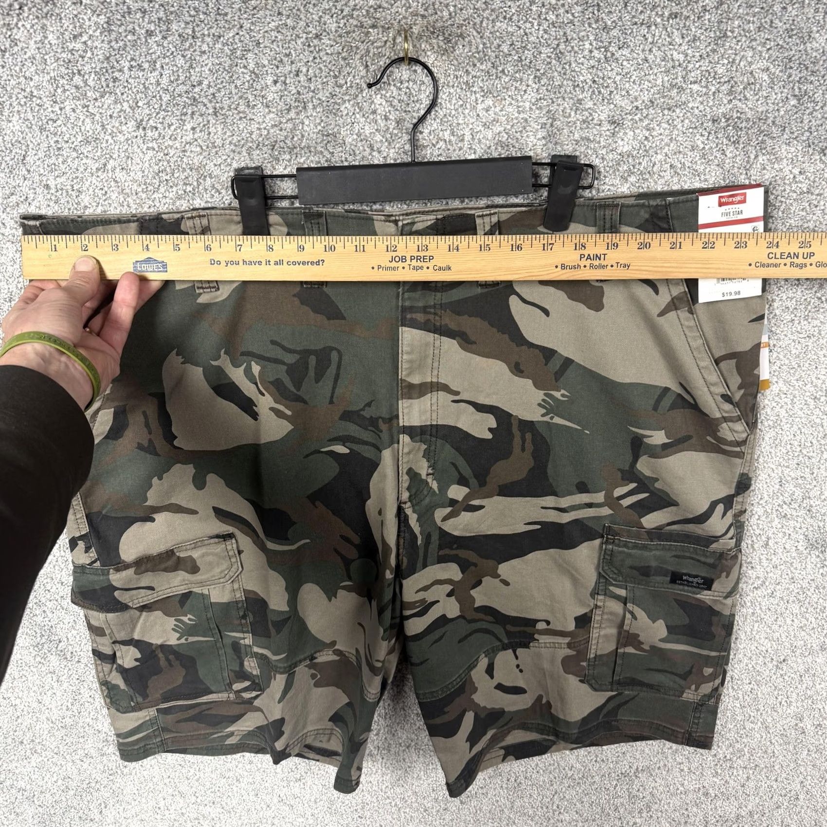 Wrangler Wrangler Cargo Shorts 48x9.5 Relaxed Fit Woodland Camo Epic Soft Skater Gorpcore Men Cargo Short Camouflage Green 90s? Size US 32 / EU 48 - 4 Thumbnail