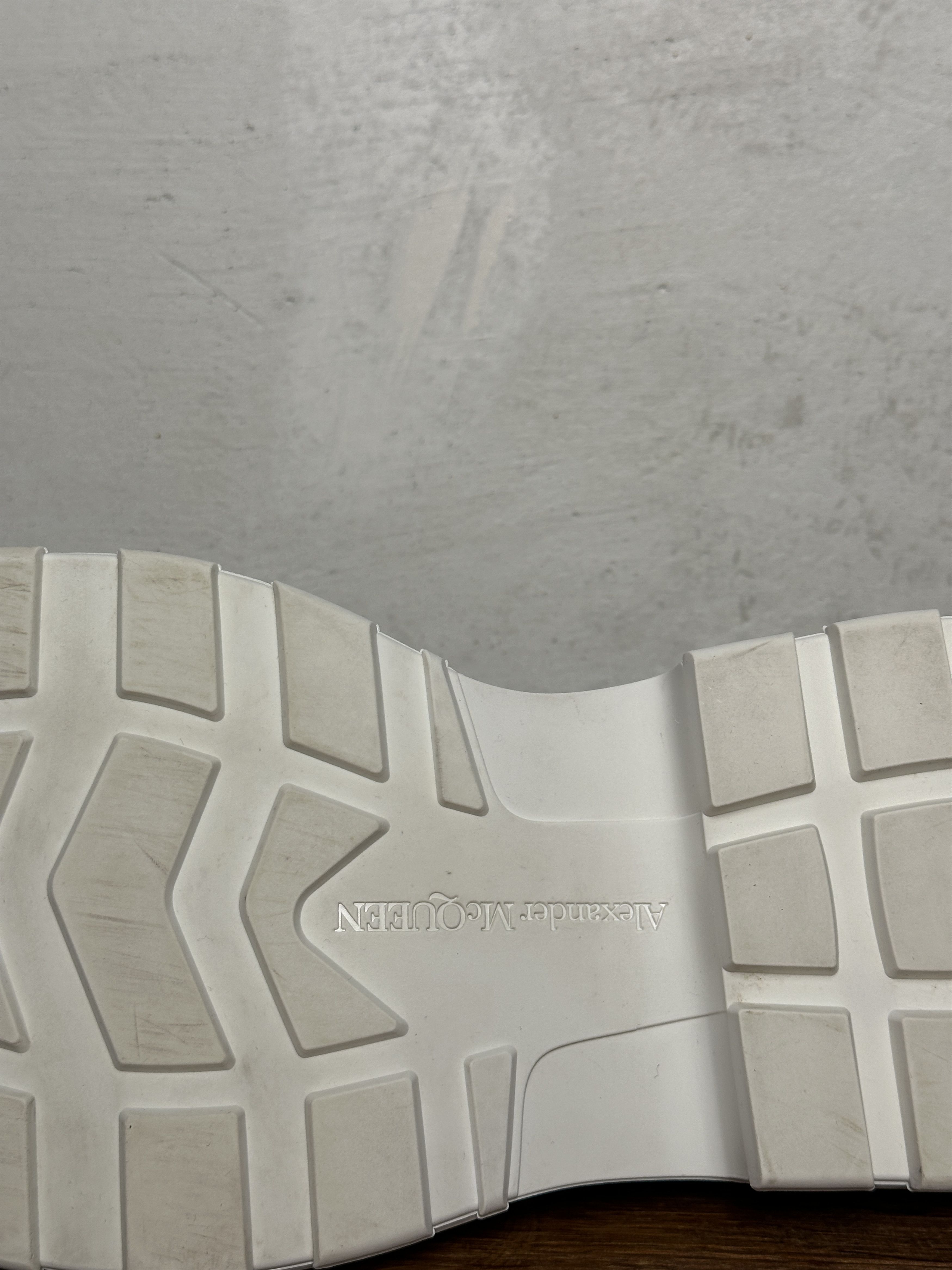 Alexander McQueen ALEXANDER MCQUEEN White Tread Slick Low Sneakers Size US 10 / EU 43 - 6 Thumbnail