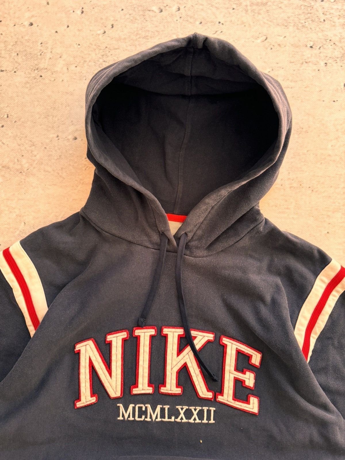 Nike × Vintage NIKE VINTAGE CENTER LOGO OVERSIZE BOXY HOODIE Size US L / EU 52-54 / 3 - 3 Thumbnail