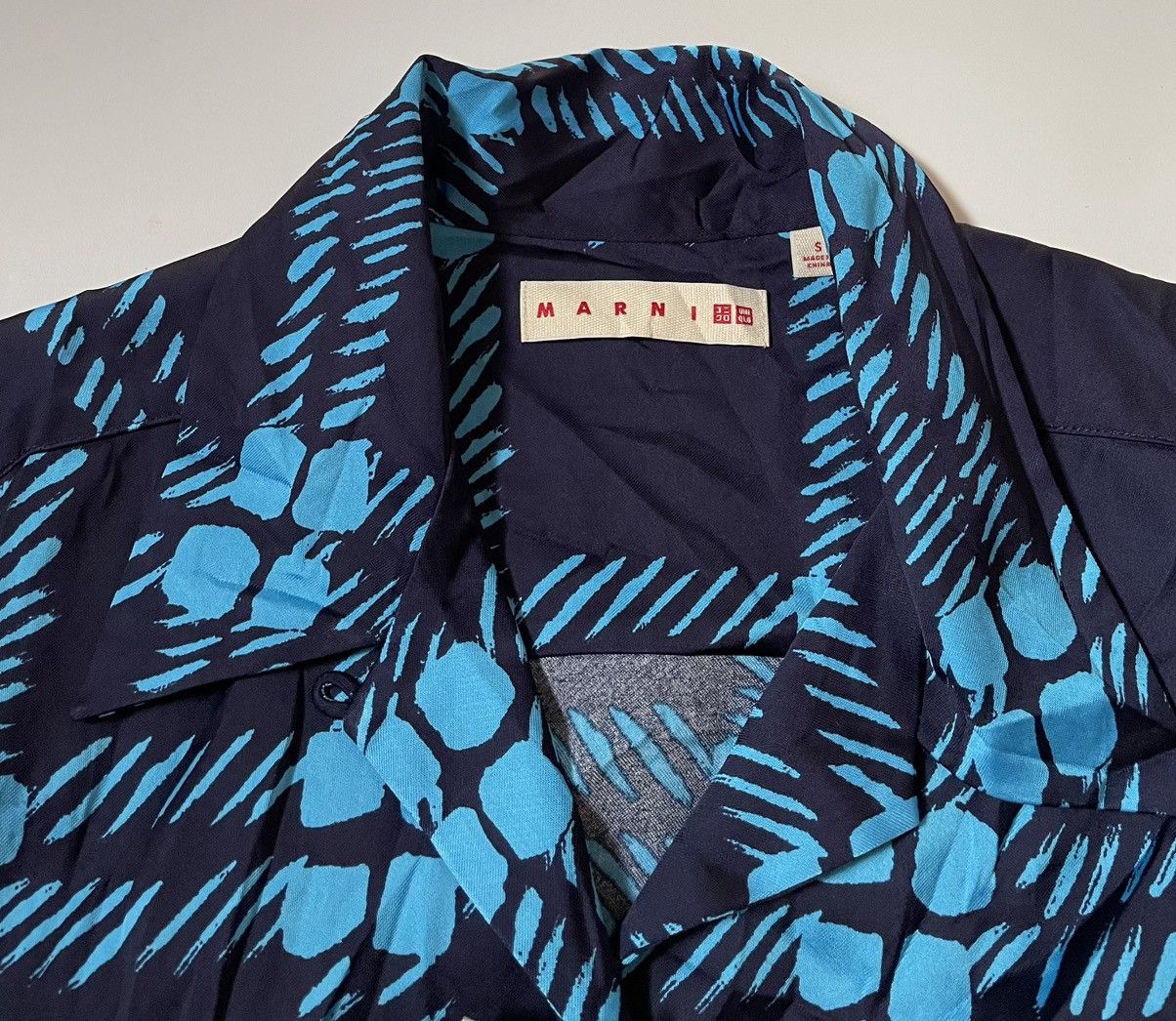 Marni Marni x uniqlo silky open collar printed shirt Size US S / EU 44-46 / 1 - 3 Thumbnail