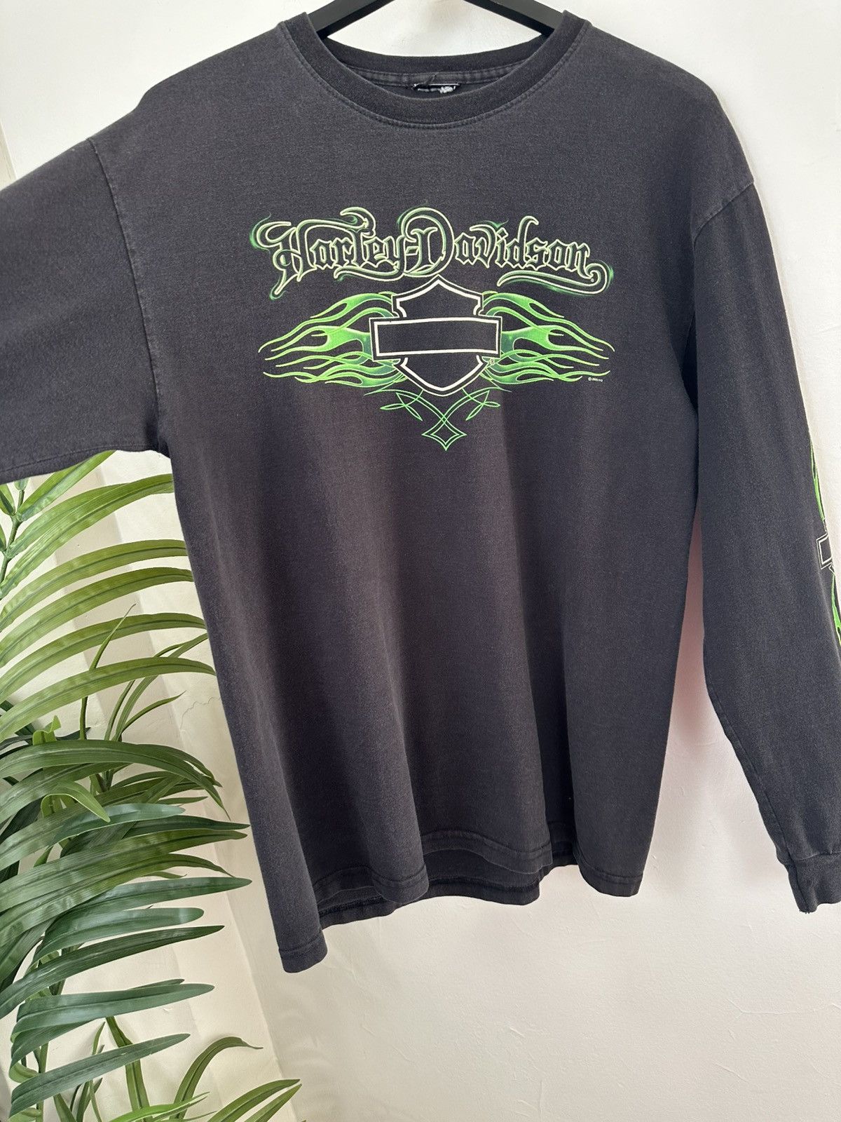Harley Davidson (M) CRAZY GREEN FLAMES Harley Davidson Longsleeve Tee Size US M / EU 48-50 / 2 - 6 Thumbnail