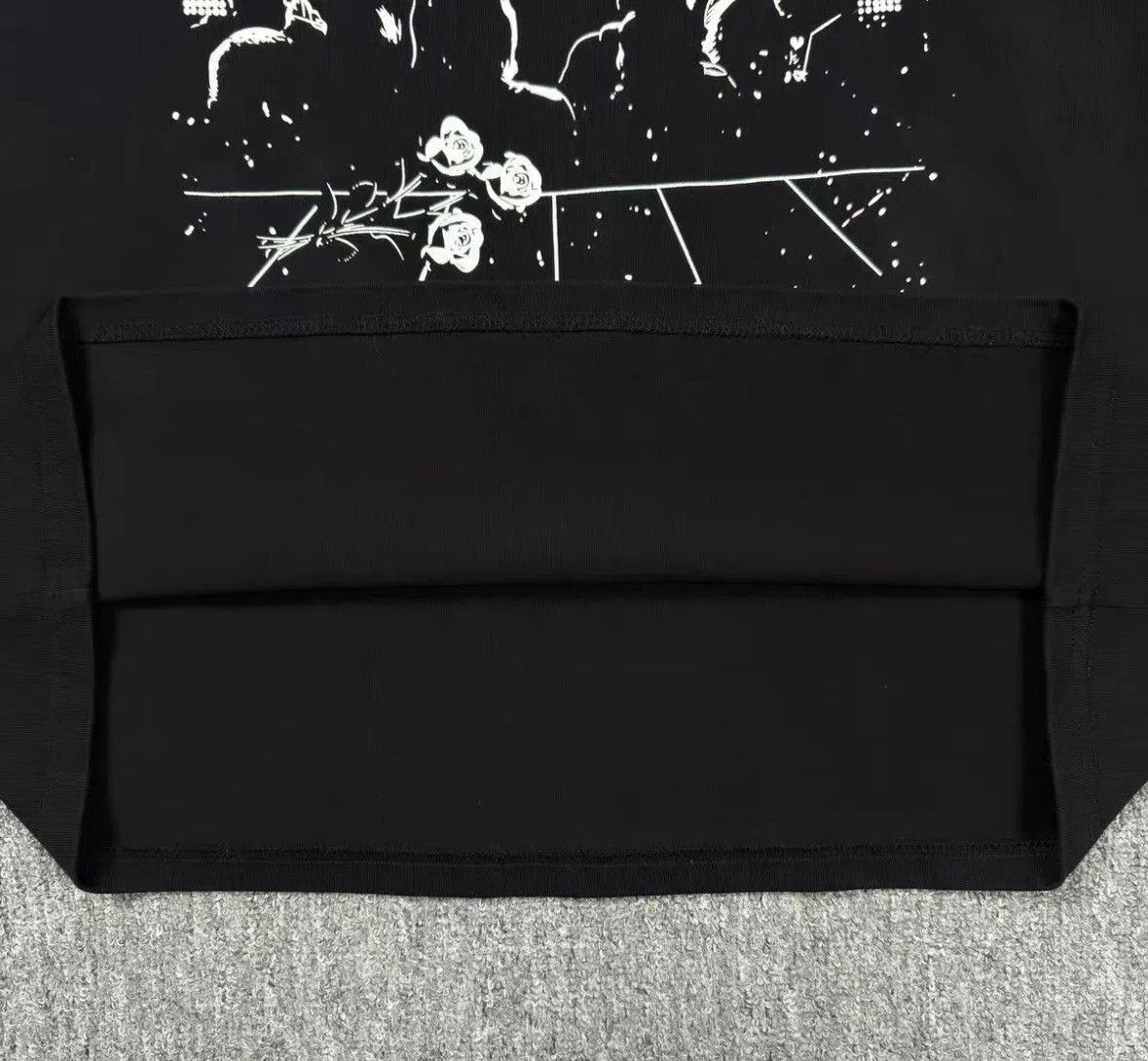 Louis Vuitton Louis Vuitton Graphic Short Sleeve shirt wxx. Size US XL / EU 56 / 4 - 4 Thumbnail