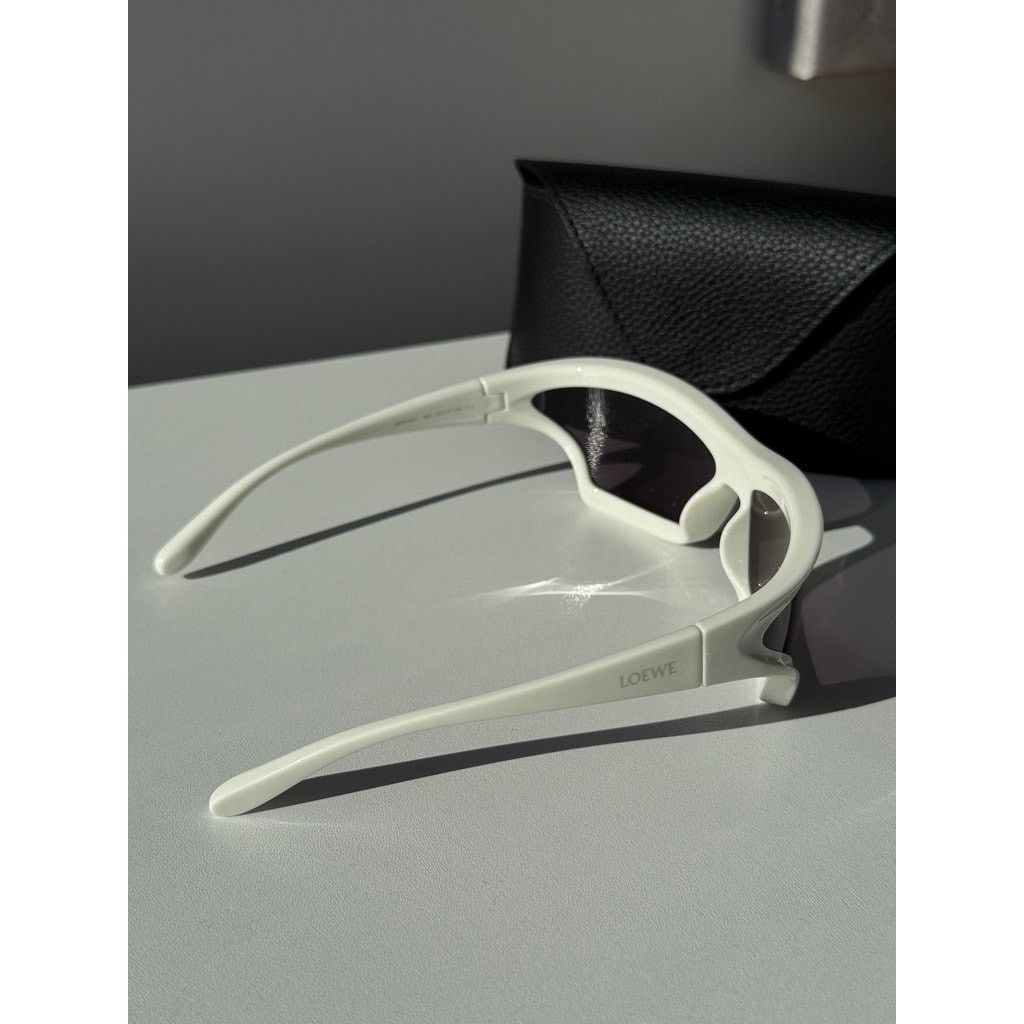 Loewe NEW Loewe LW40143I Paula's Ibiza Sunglasses in White Size ONE SIZE - 6 Thumbnail
