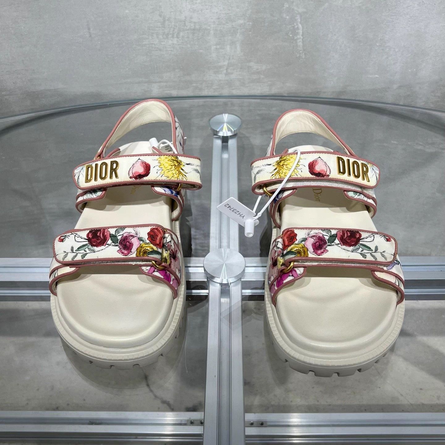 Dior DIOR DiorAct Beach Sandals White 38 Size US 7 / IT 37 - 1 Thumbnail