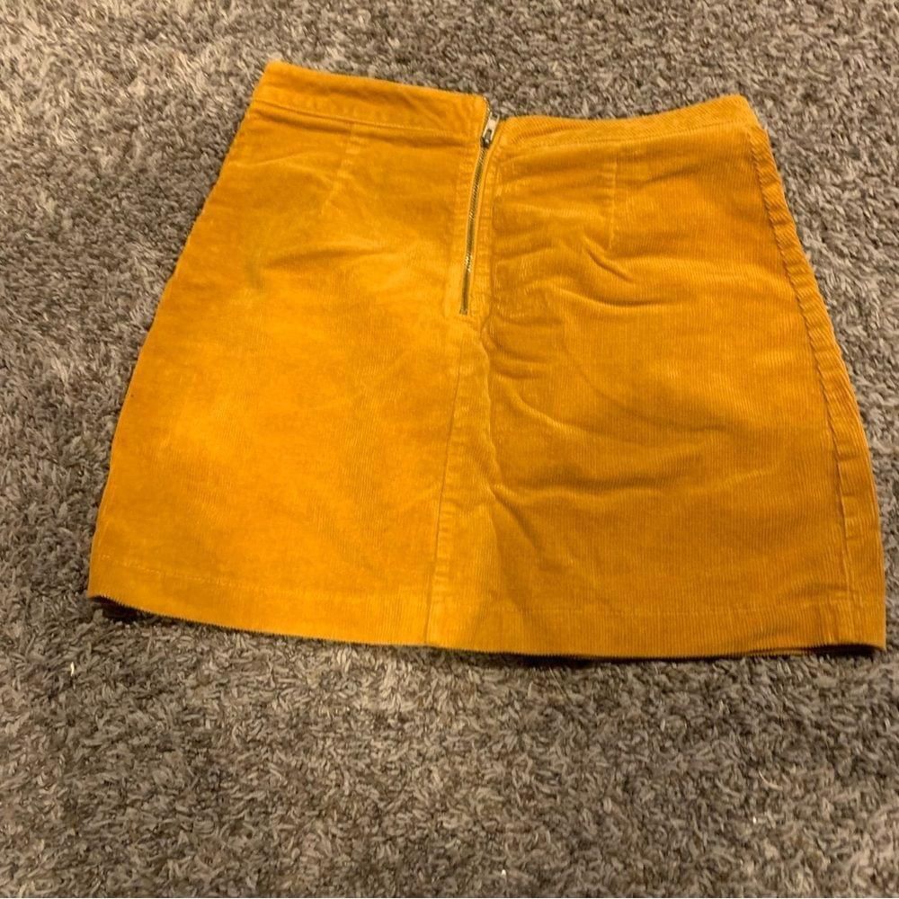 Forever 21 Women’s Forever 21 Corduroy Skirt Size 26" / US 2 / IT 38 - 1 Thumbnail
