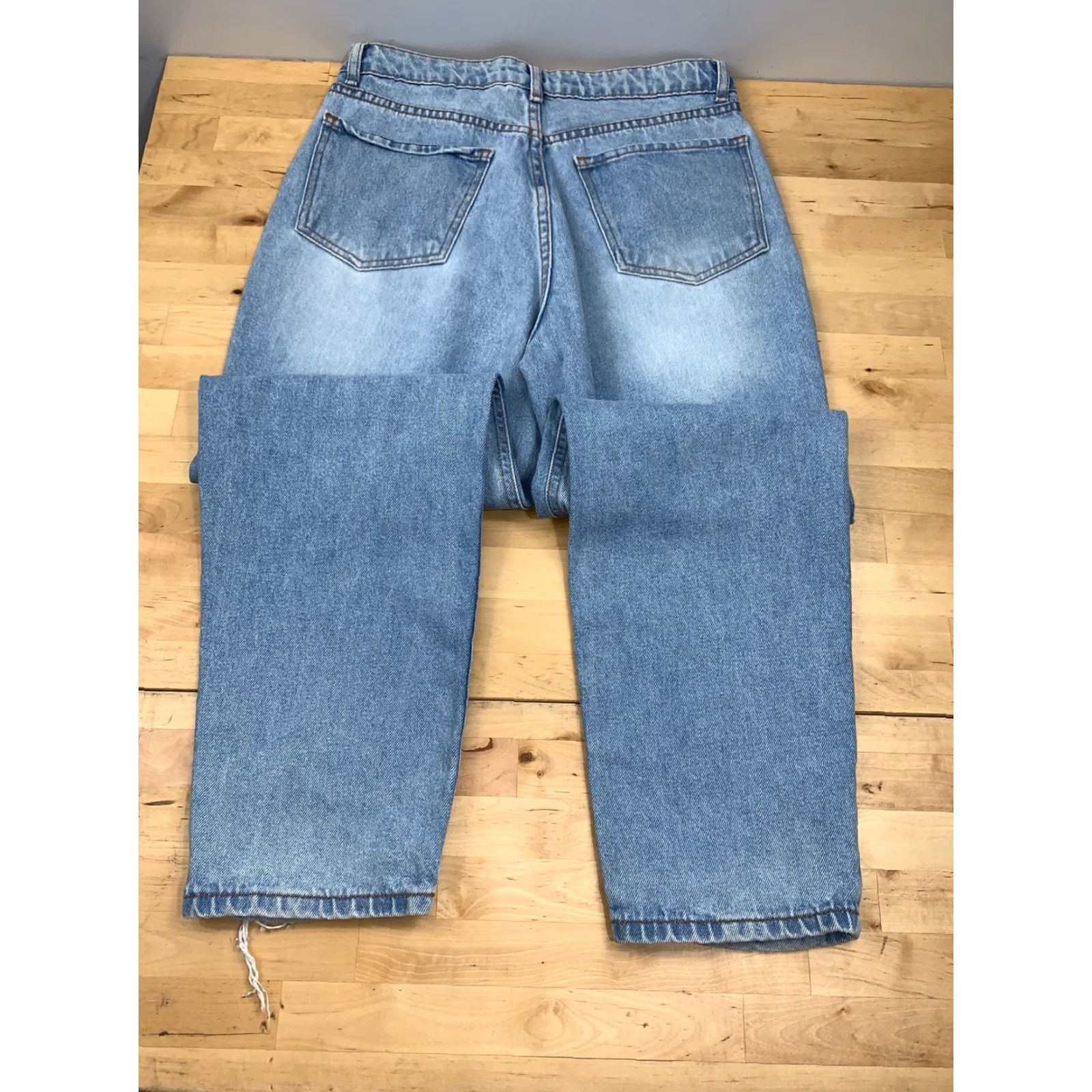 Denime Cloud Mom Jeans Denim Size 11 Distress Light Blue 80s 90s American Mom Jeans Womens Cloud Denim Jeans Regular Size 11 Light Blue Distressed Pockets Size 32" / US 10 / IT 46 - 4 Thumbnail