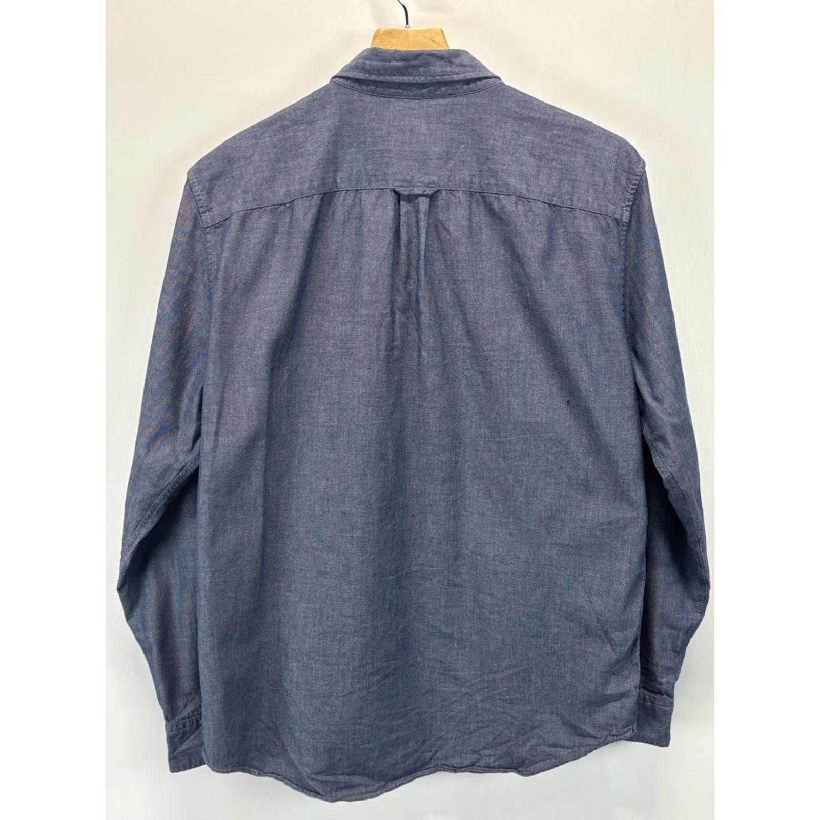 American Eagle Outfitters VINTAGE American Eagle Men’s Button-Down Shirt Large Blue Chambray Twill Classic Fit Size US L / EU 52-54 / 3 - 3 Thumbnail