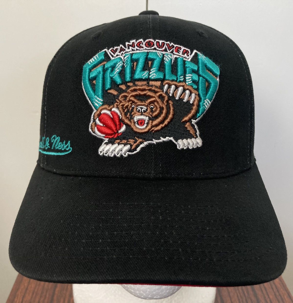 Mitchell & Ness × NBA × Vintage VANCOUVER GRIZZLIES MITCHELL NESS SNAPBACK HAT NBA CITY LOVE Size ONE SIZE - 1 Thumbnail