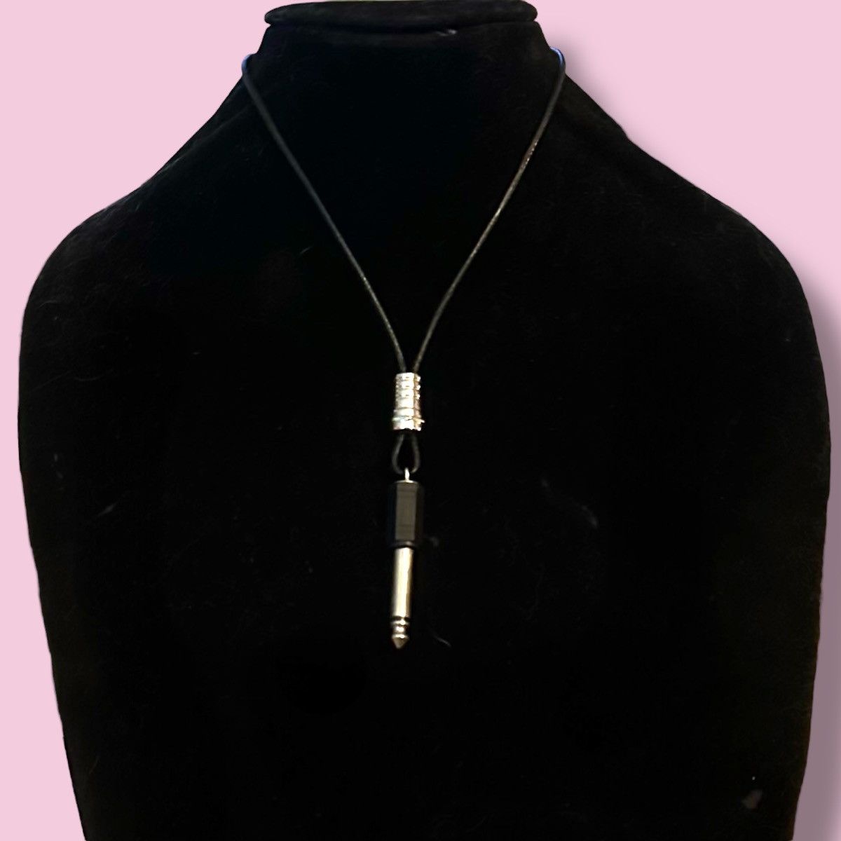 Hard Rock Cafe Hard Rock Cafe unisex guitar jack pendant cord necklace Size ONE SIZE - 1 Thumbnail