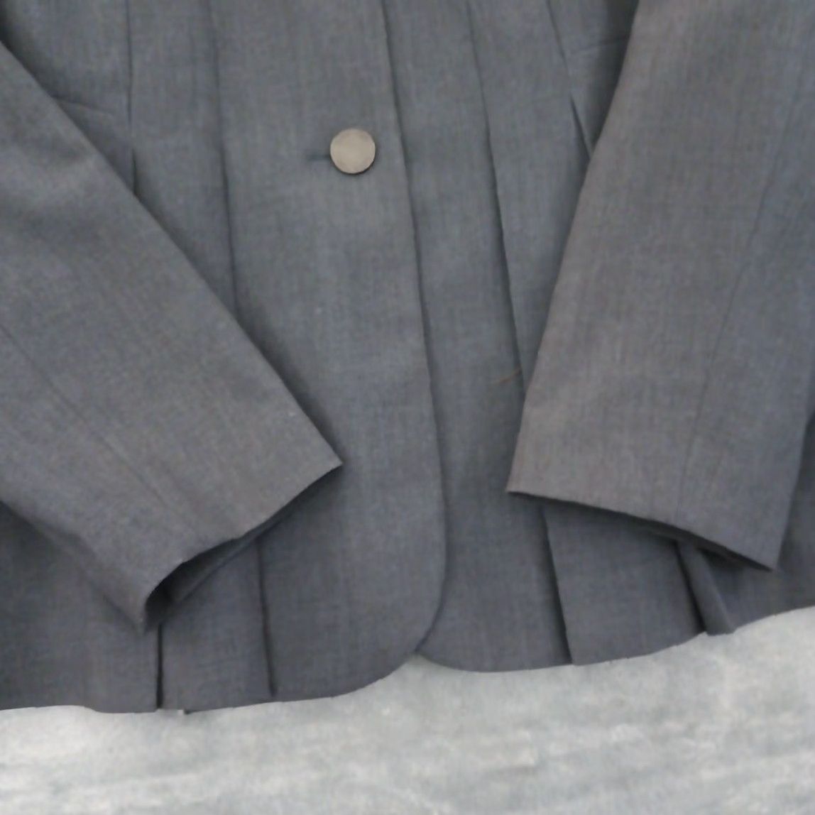 Calvin Klein Calvin Klein Blazer Womens Size 10 Gray Stretch Polyester Blend Jacket Single-Breasted Notch Lapel Womens 10 Gray Stretch Polyester Blend Vest? Size L / US 10 / IT 46 - 4 Thumbnail