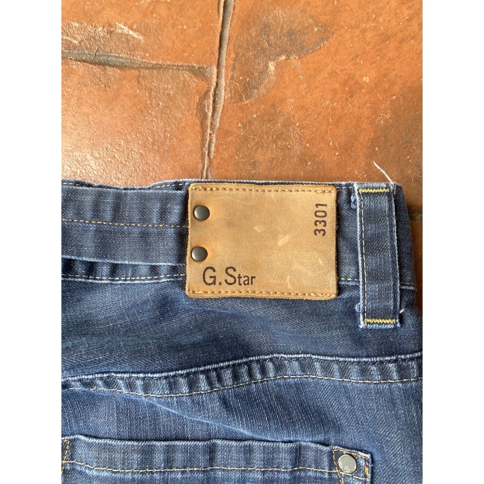 Vintage G Star Raw 3301 Jeans Men’s Straight Denim Blue Dark Wash 36 Button Fly 5-Pocket Regular Fit Size US 36 / EU 52 - 4 Thumbnail