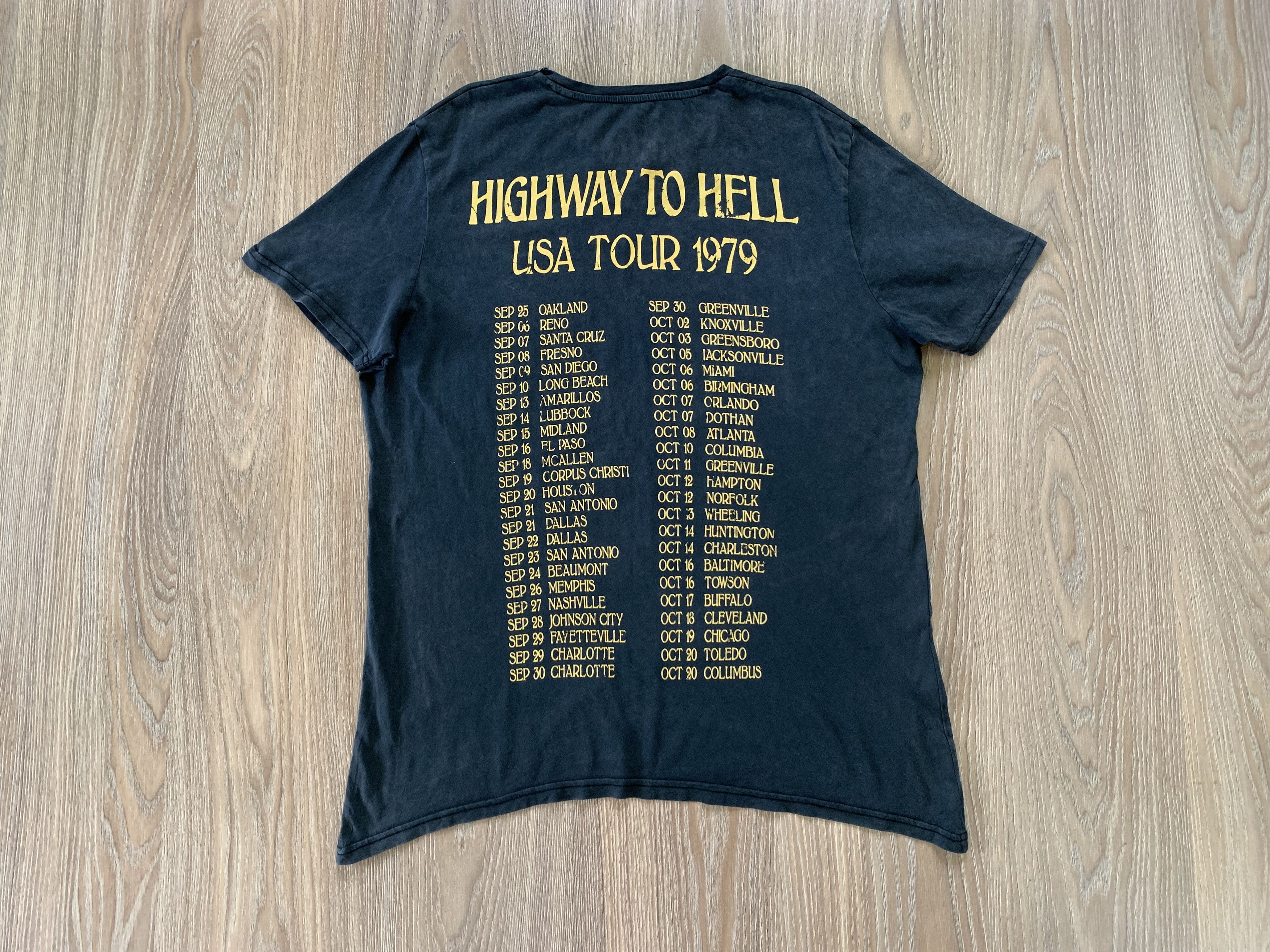 AC/DC × Band Tees AC/DC Highway to Hell Tour T Shirt 2018 Size US M / EU 48-50 / 2 - 3 Thumbnail