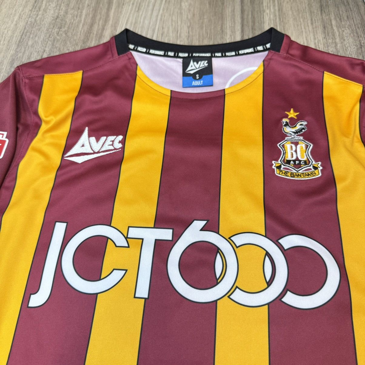 Other Bradford City 19/20 home shirt #15 Windass Size US S / EU 44-46 / 1 - 3 Thumbnail