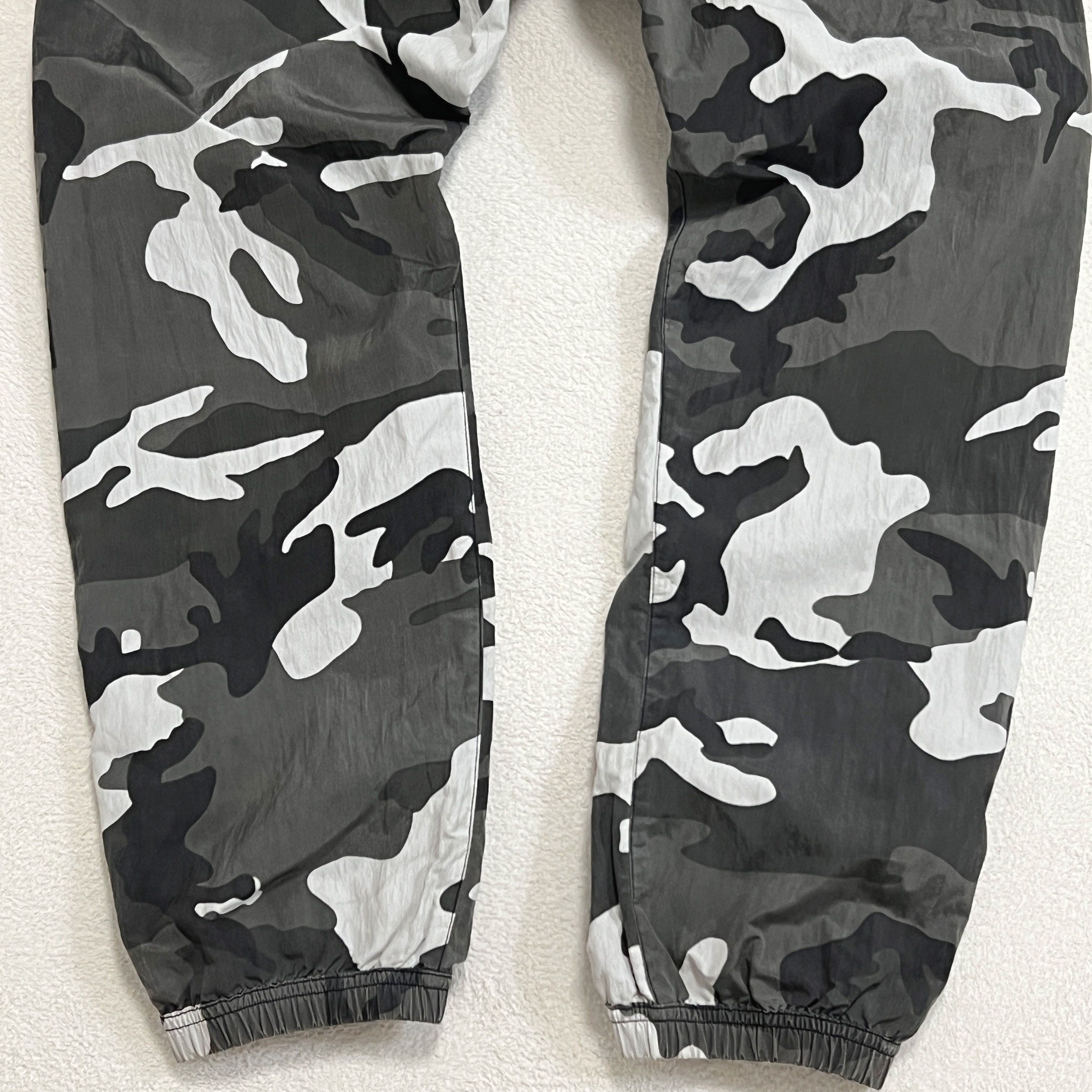 Stone Island × Supreme Supreme Stone Island 16SS Nylon Metal Track Pants Camo Size US 31 - 6 Thumbnail