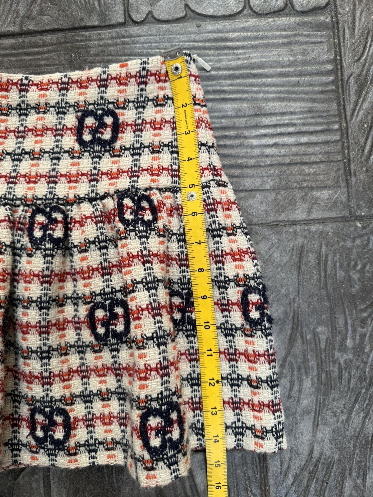 Gucci Gucci "GG" Tweed Mini Skirt Size 24" / US 00 / IT 34 - 16 Thumbnail