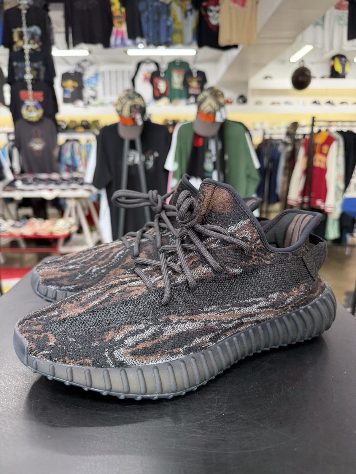 Adidas Yeezy Boost 350 V2 MX Rock Size 9 (2024) Size US 9 / EU 42 - 1 Thumbnail