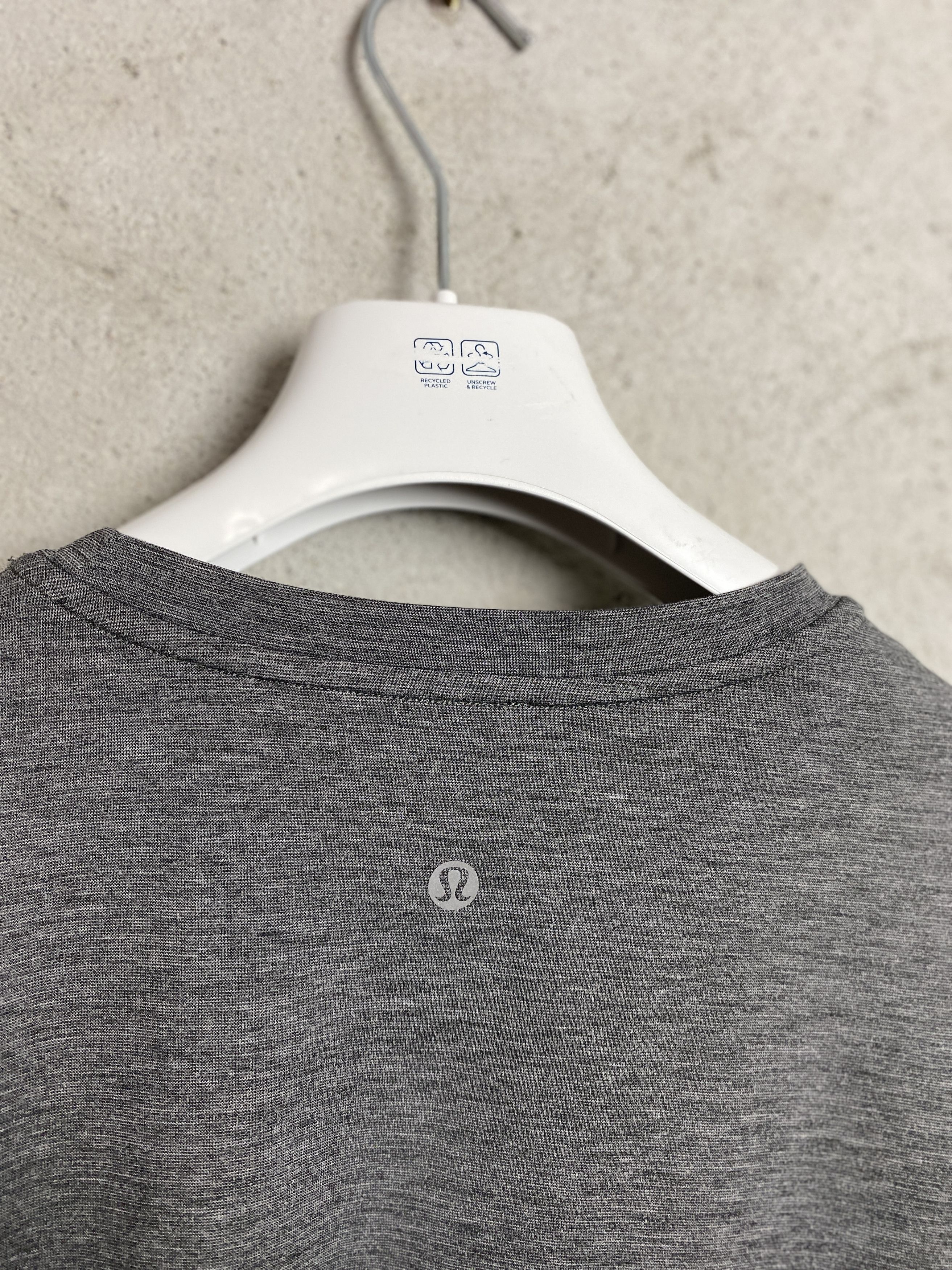 Lululemon Lululemon pocket long sleeve t-shirt tee gym sport Size US XL / EU 56 / 4 - 6 Thumbnail