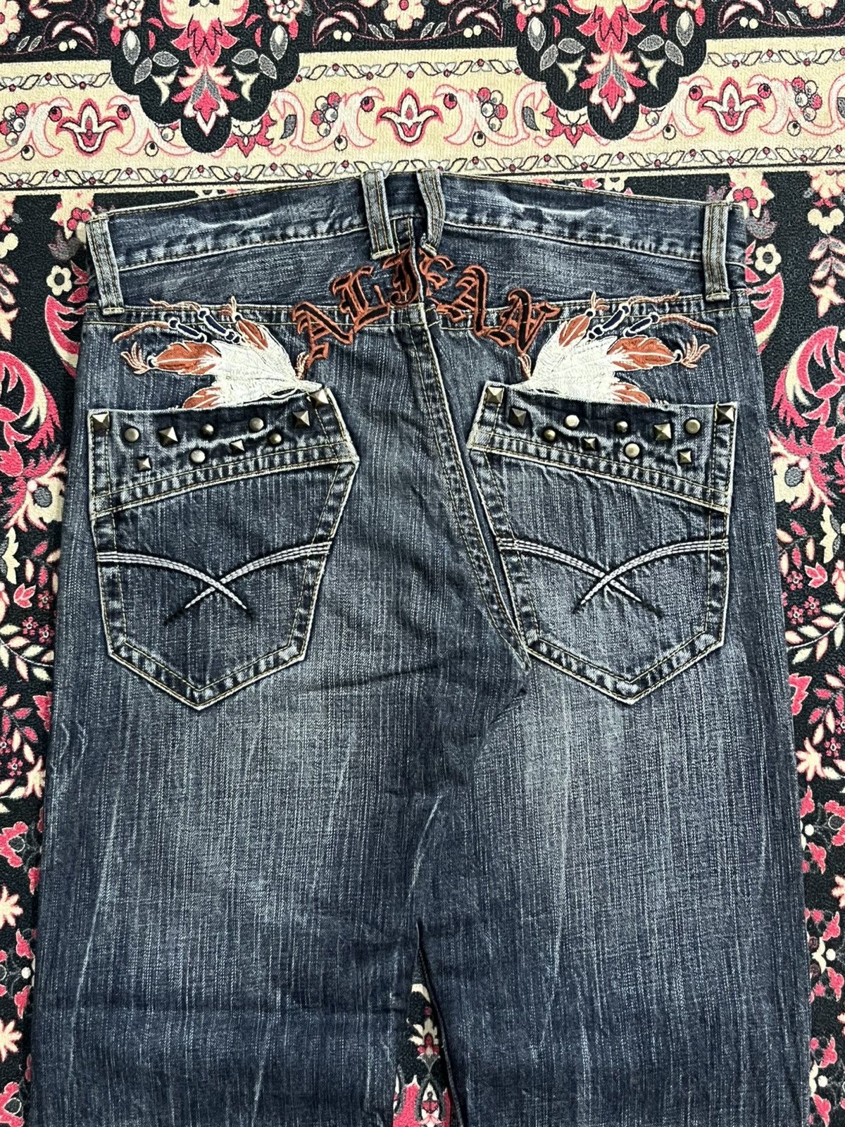 Le Grande Bleu (L.G.B.) Vintage Anti Label Embroidery Slogan Rhinestone Dark Jeans Size US 33 - 6 Thumbnail