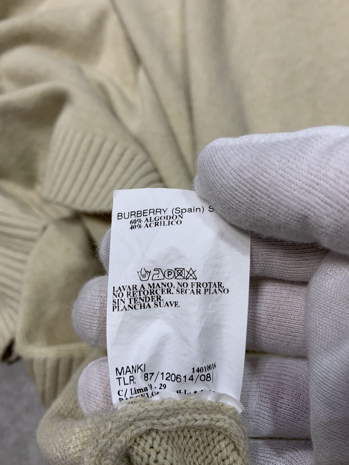 Burberry Y2k Vintage 00s Burberry beige / navy striped V-neck sweater Size US XL / EU 56 / 4 - 4 Thumbnail