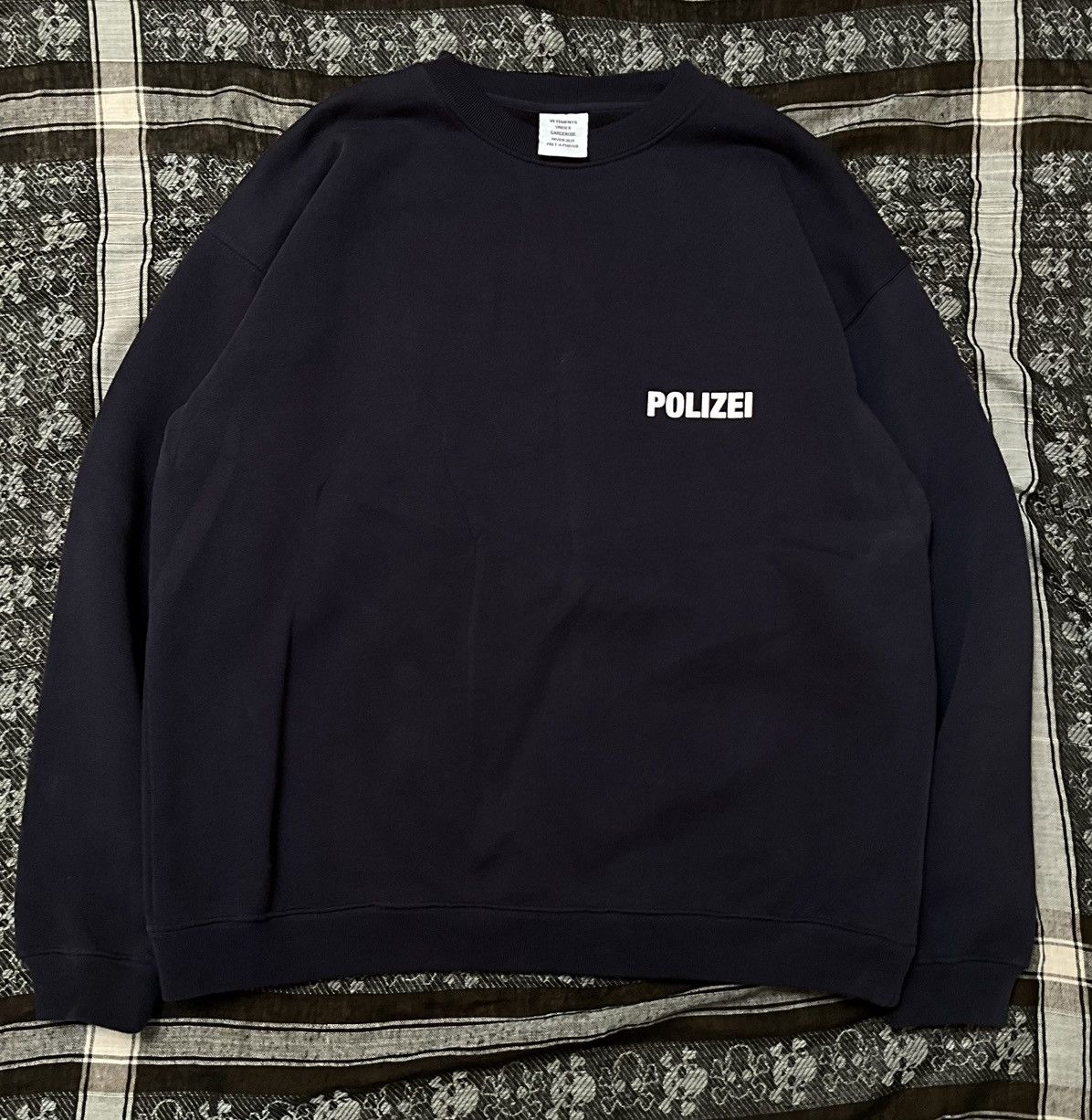 Vetements Vetements ‘Polizei’ crewneck Size US S / EU 44-46 / 1 - 1 Thumbnail