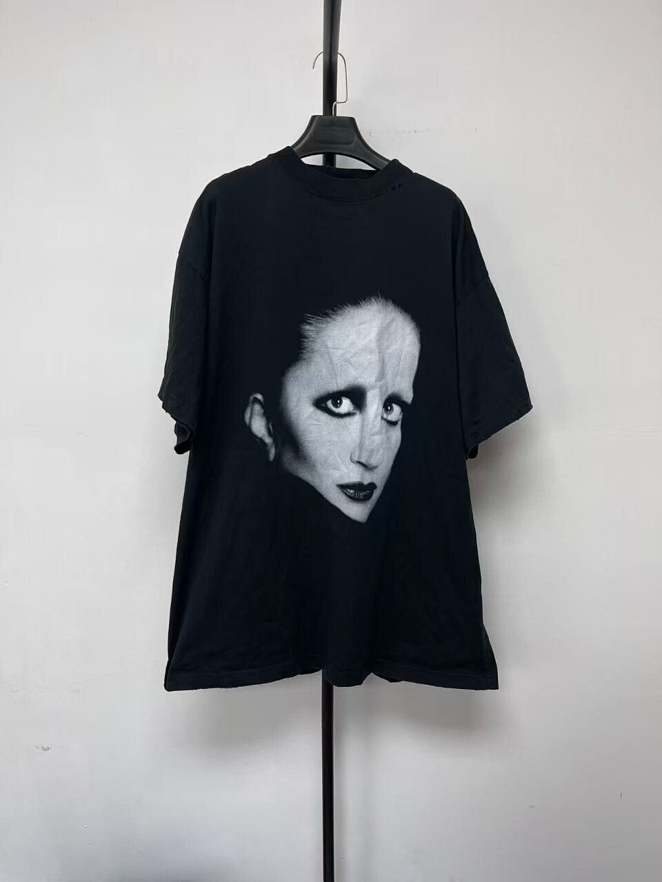 Balenciaga black short sleeve knit t-shirt with graphic Size US M / EU 48-50 / 2 - 1 Thumbnail