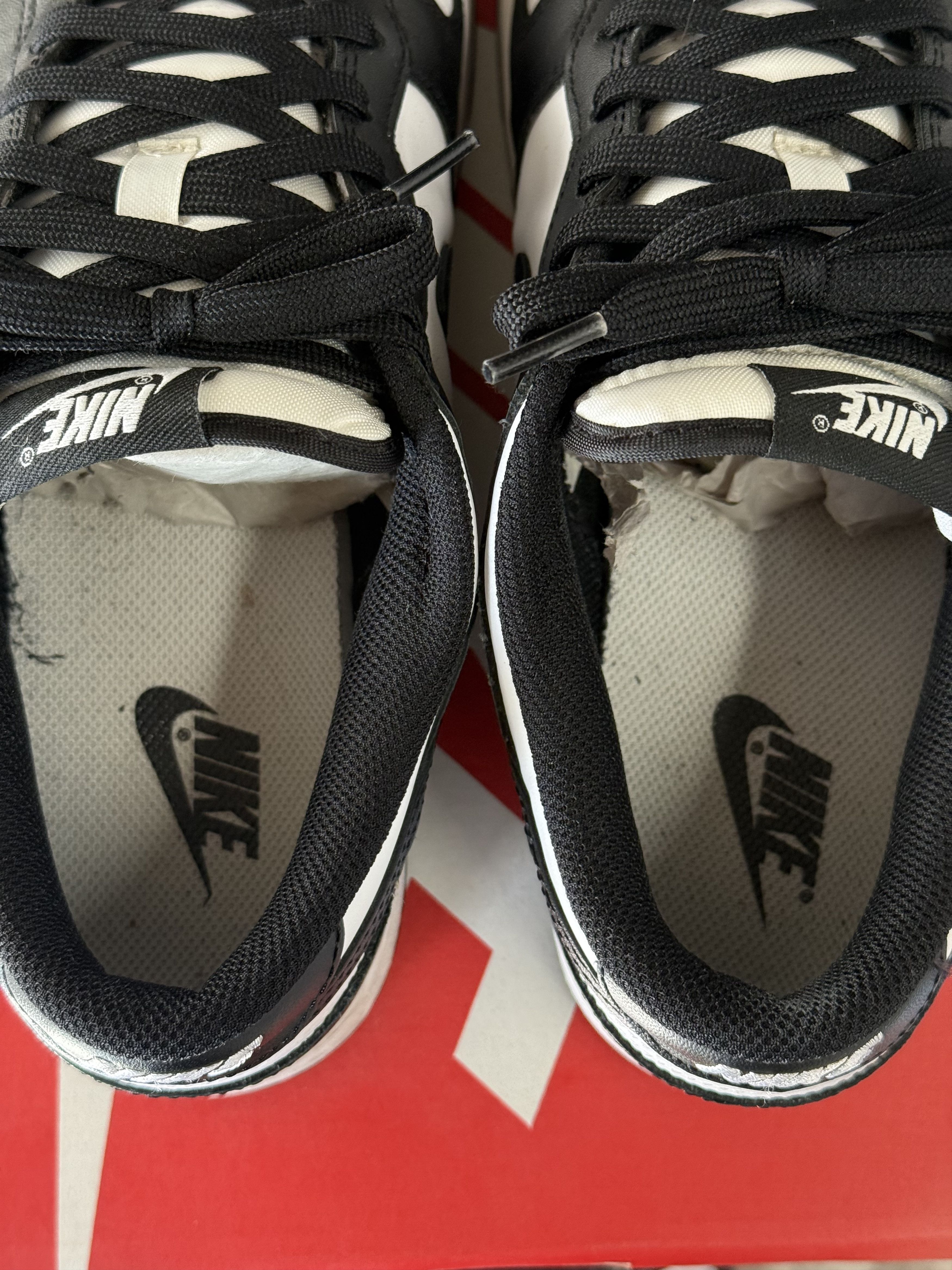 Nike *USED* Nike Dunk Low PANDA DUNK women size 11 / men size 9.5 Size US 9.5 / EU 42-43 - 5 Thumbnail