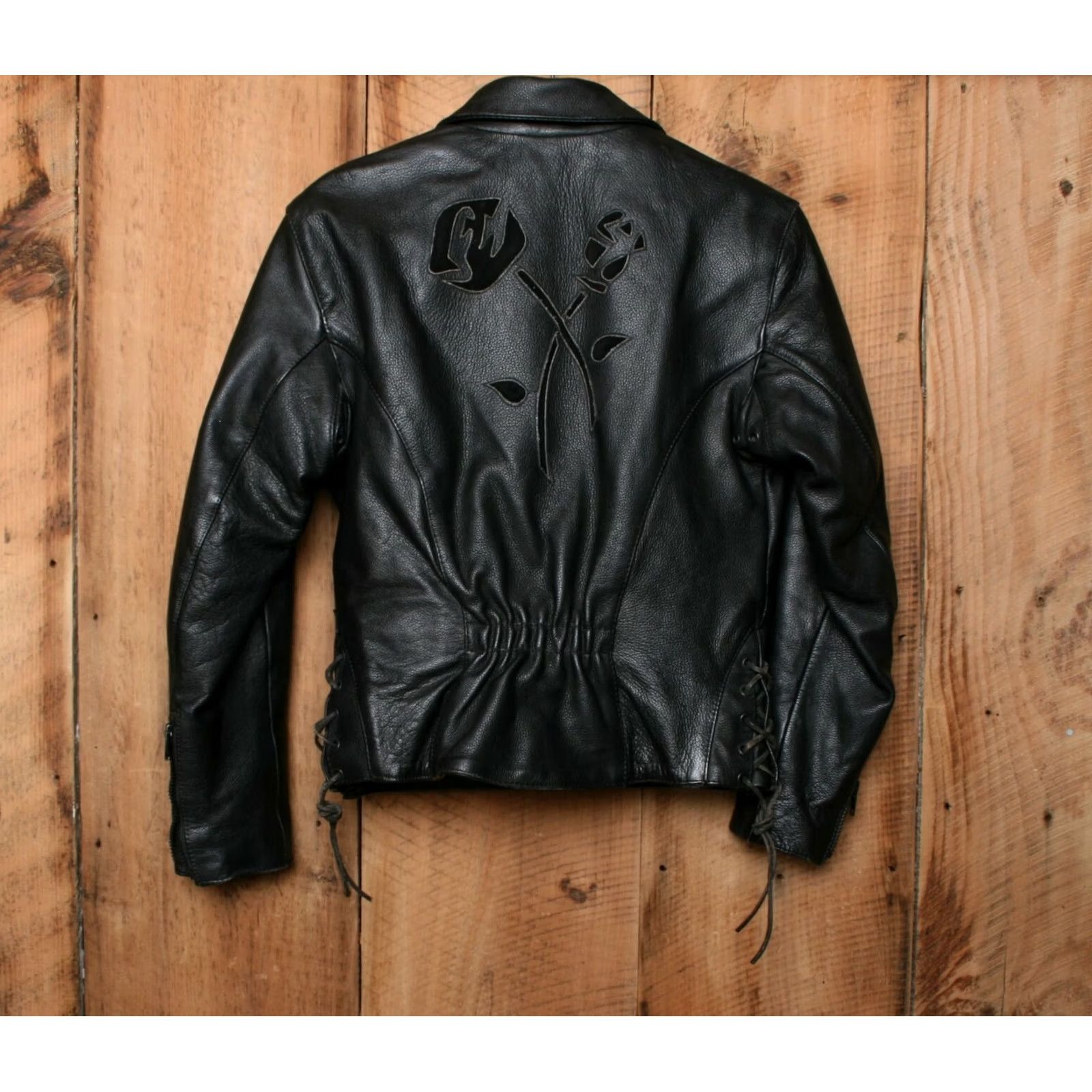 Vintage AMERICAN TOP Black Leather Motorcycle Jacket Women's 2XS w/Floral Inlays Leather Jacket Motorcycle Womens 2XS Black Floral Inlays 90s? Size XXS / US 00 / IT 34 - 3 Thumbnail