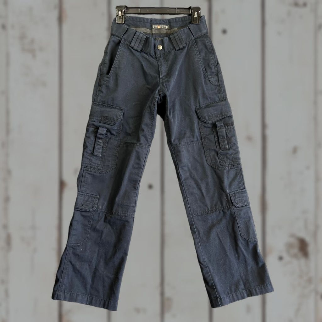 Vintage 5.11 Tactical Womens Cargo Pants 4 Navy Blue Multi Pocket Utility EMT Pants Size 27" / US 4 / IT 40 - 1 Thumbnail