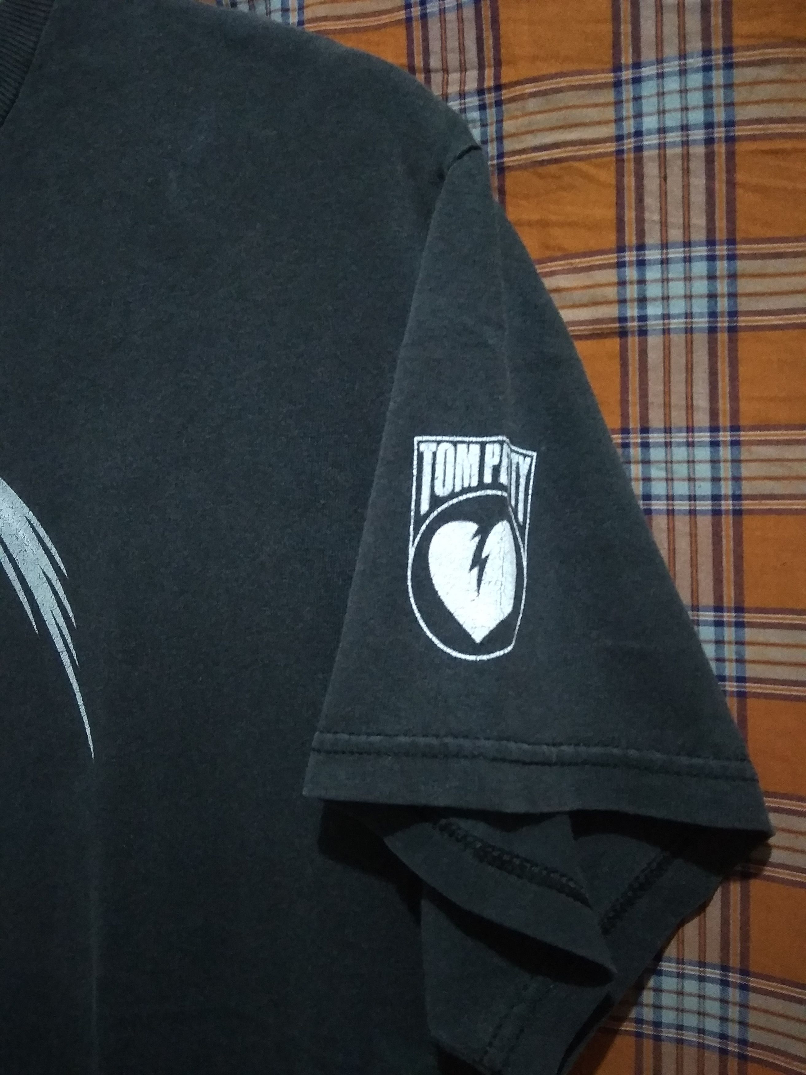 Band Tees Faded 2000s Tom Petty The Heartbreakers promo Size US M / EU 48-50 / 2 - 2 Thumbnail