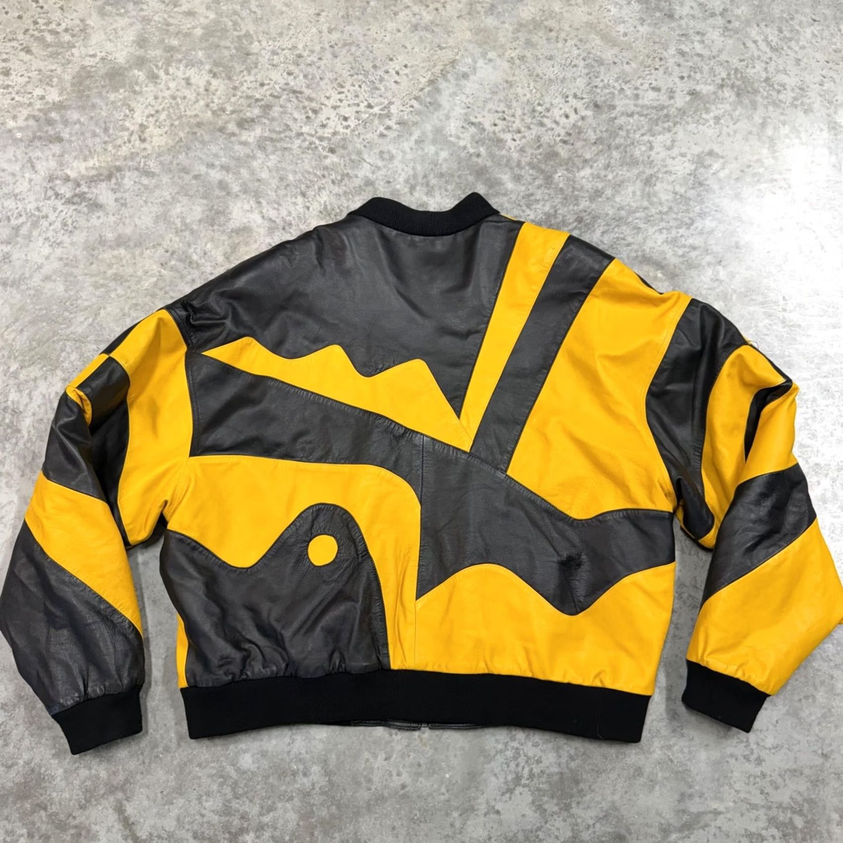 Vintage VINTAGE Mac Jacket Mens 46 Yellow Black Leather Bomber Full Zip 80s 90s Retro Geometric Pattern Zip Pockets Lined Short Jacket Mens Size US S / EU 44-46 / 1 - 4 Thumbnail