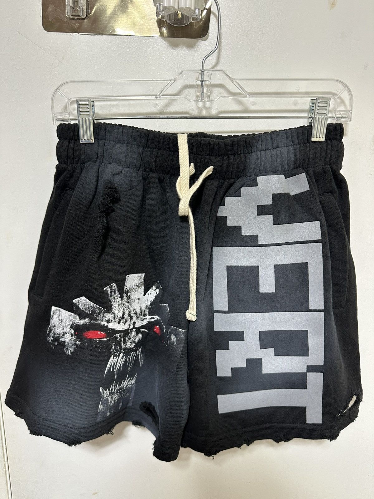 Vertabrae Vertabrae Vonster Cross Black Shorts Size US 28 / EU 44 - 1 Thumbnail