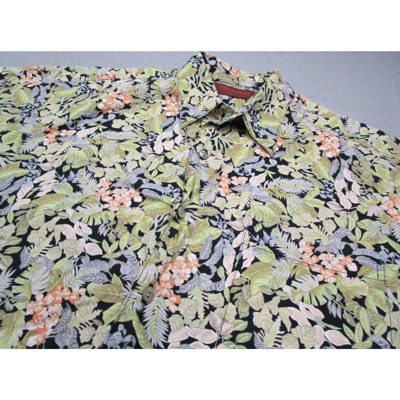 Tori Richard VINTAGE Tori Richard Men's Short Sleeve Hawaiian Shirt Medium Green Floral Button Up Tropical Beach Casual Made in USA Size US M / EU 48-50 / 2 - 2 Thumbnail