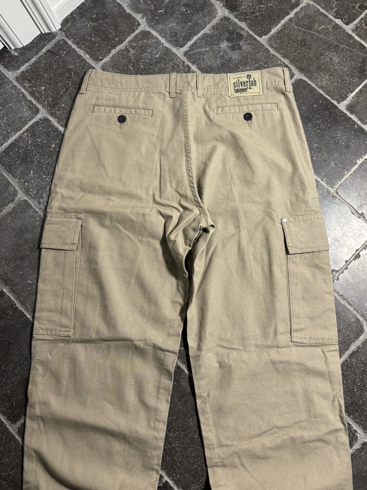 Levi's 1990s Vintage Levi’s Silver Tab Cargo Pants Baggy Tan Canada Size US 36 / EU 52 - 11 Thumbnail