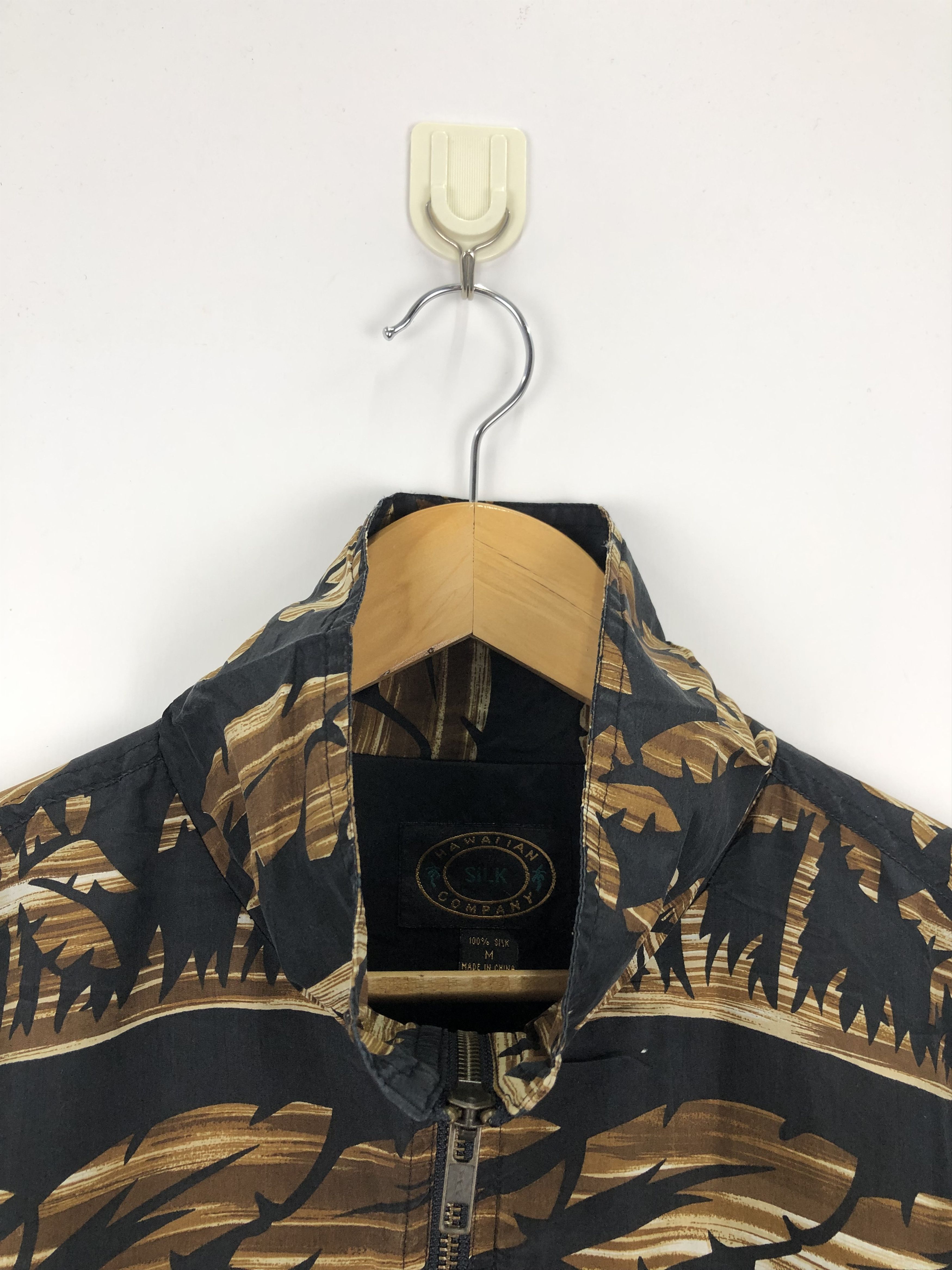 Vintage Vintage Hawaiian Silk Floral Design Zipper Jacket J0722 Size US M / EU 48-50 / 2 - 7 Thumbnail