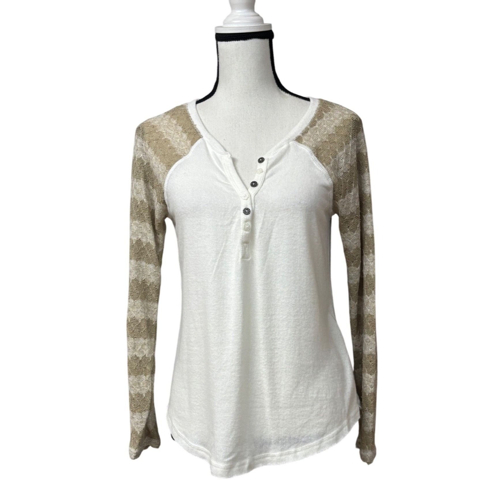 American Rag American Rag Juniors' Crochet-Sleeve Henley Top, Egret/Beig Size S / US 4 / IT 40 - 11 Thumbnail