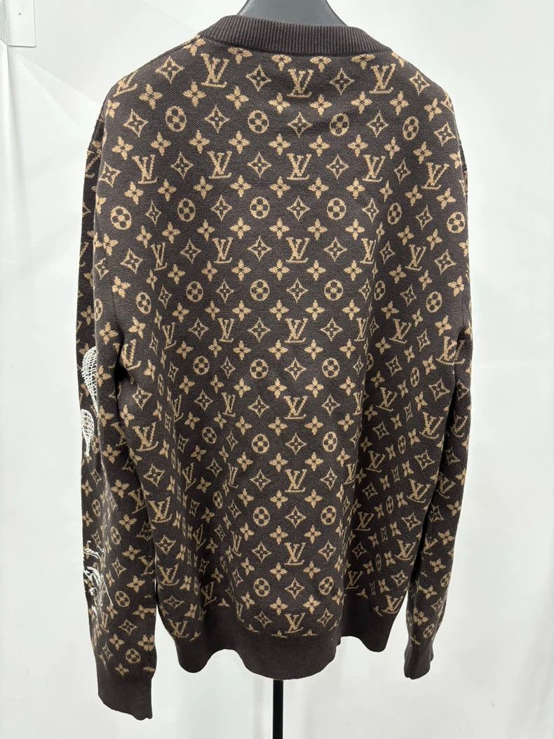 Louis Vuitton Louis Vuitton FW23 Logo Graffiti Full Print Crew Neck Long Size US XL / EU 56 / 4 - 2 Thumbnail