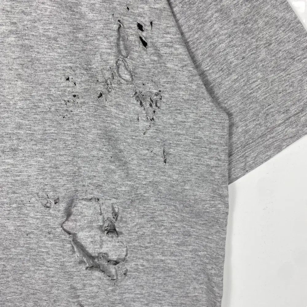 Nike Vintage 90's Trash & Distressed NIKE Big Logo Graphic Tee Size US L / EU 52-54 / 3 - 6 Thumbnail