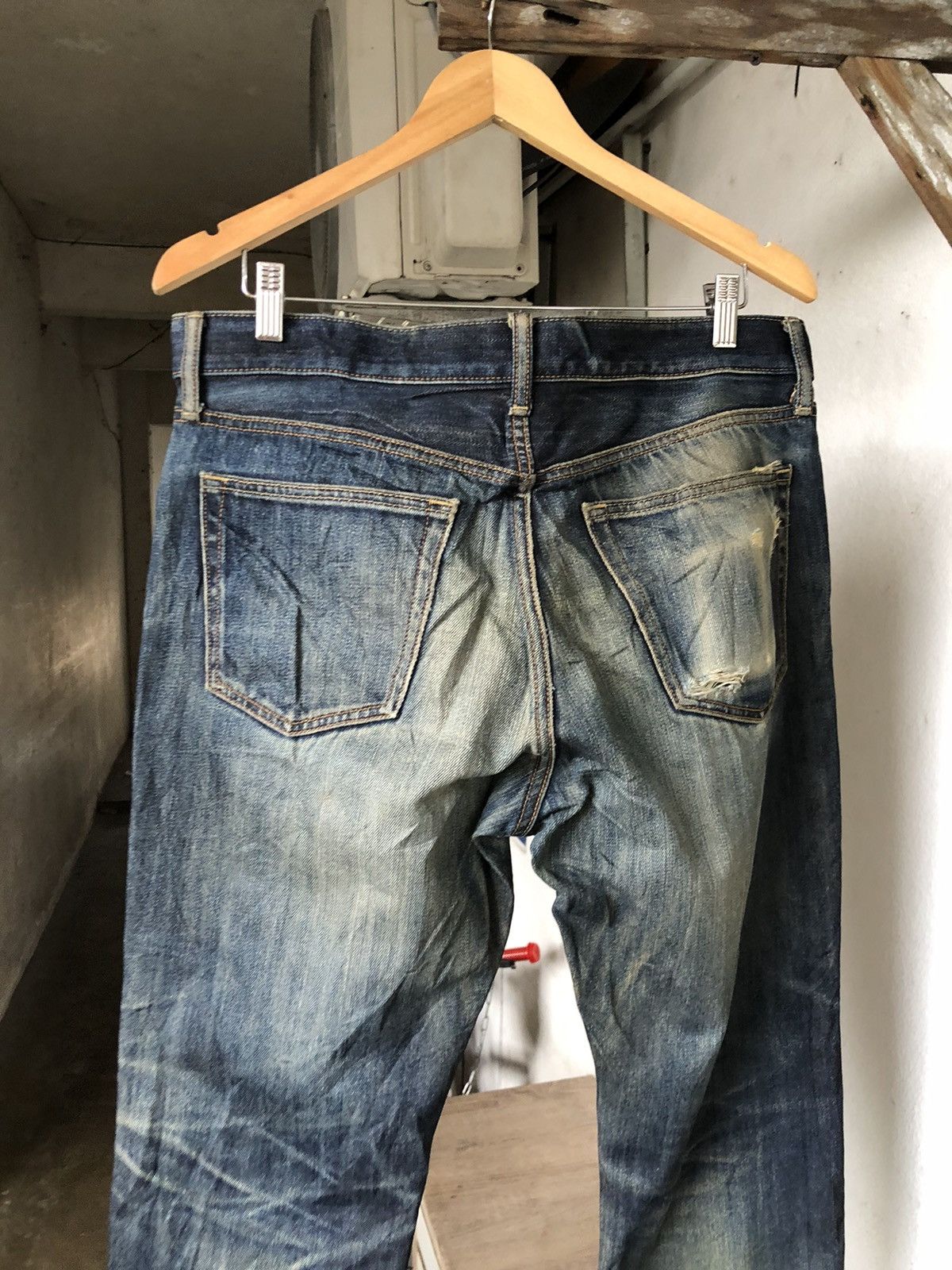 Uniqlo Uniqlo Flare Distressed Kaihara Denim Wax Jeans Straight Cut Size US 35 - 15 Thumbnail