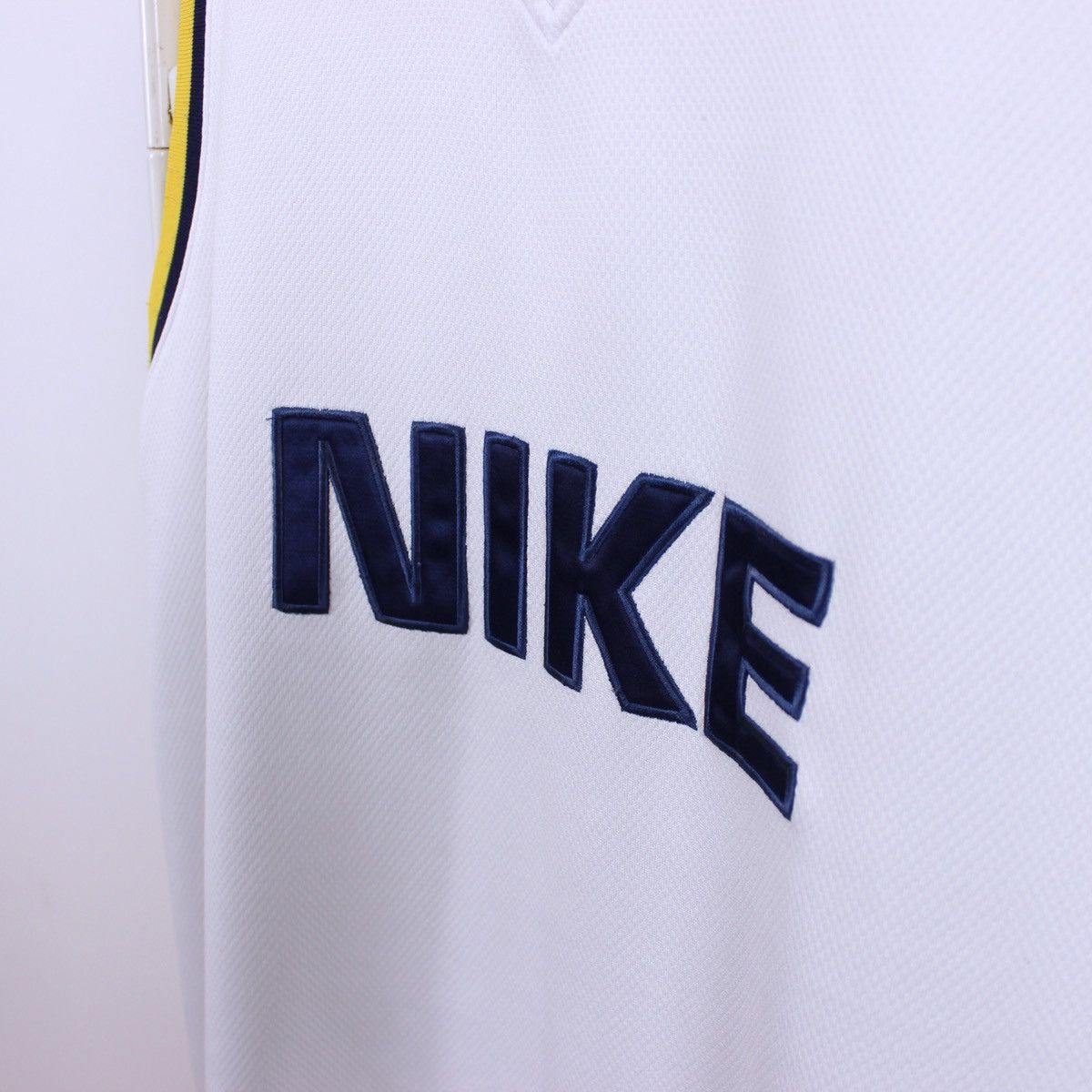 Nike Vintage Nike Basketball Jersey Size US XL / EU 56 / 4 - 4 Thumbnail