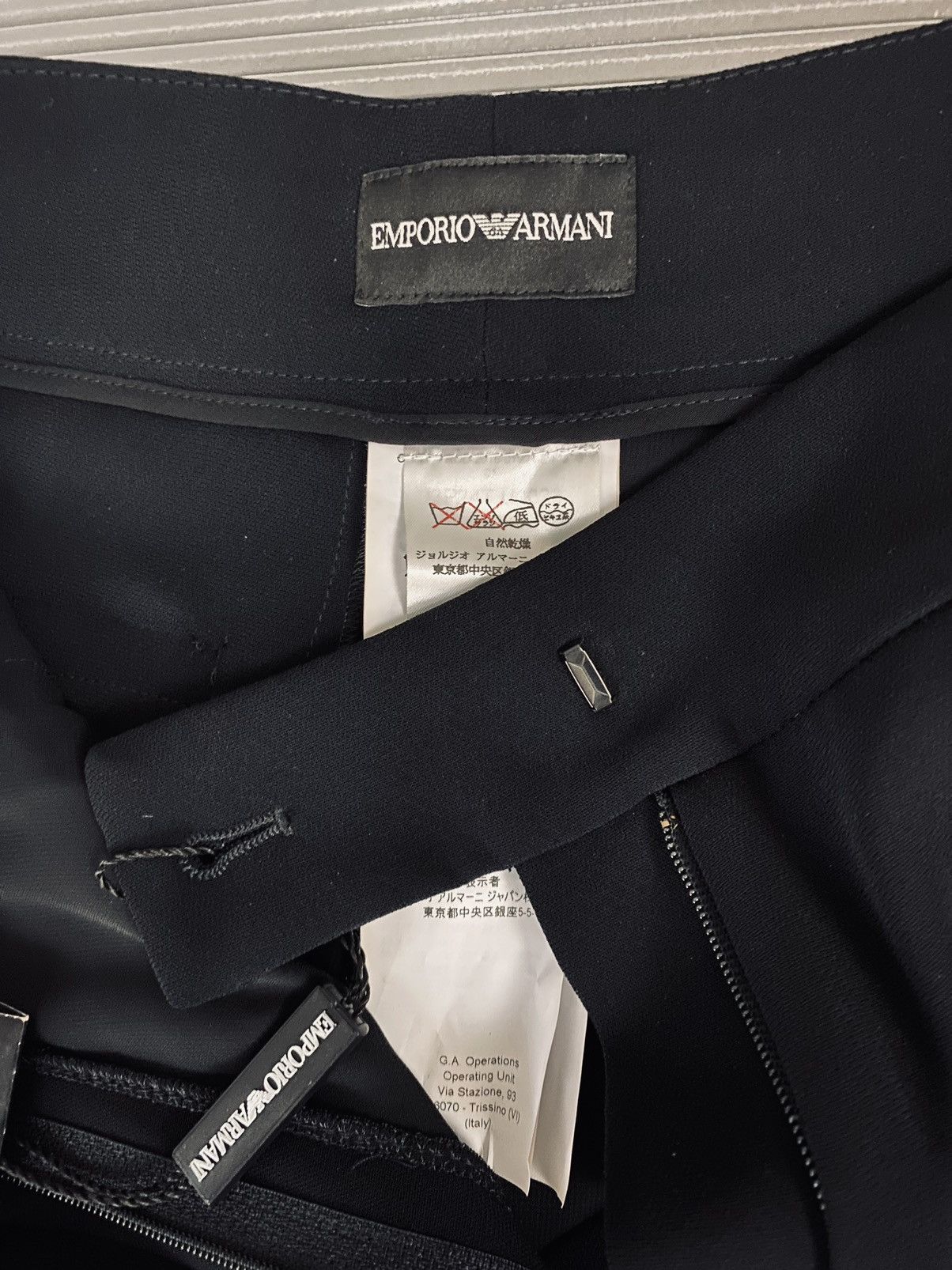 Emporio Armani Emporio Armani black dual full pleated leg shorts 40 New Size 27" / US 4 / IT 40 - 10 Thumbnail