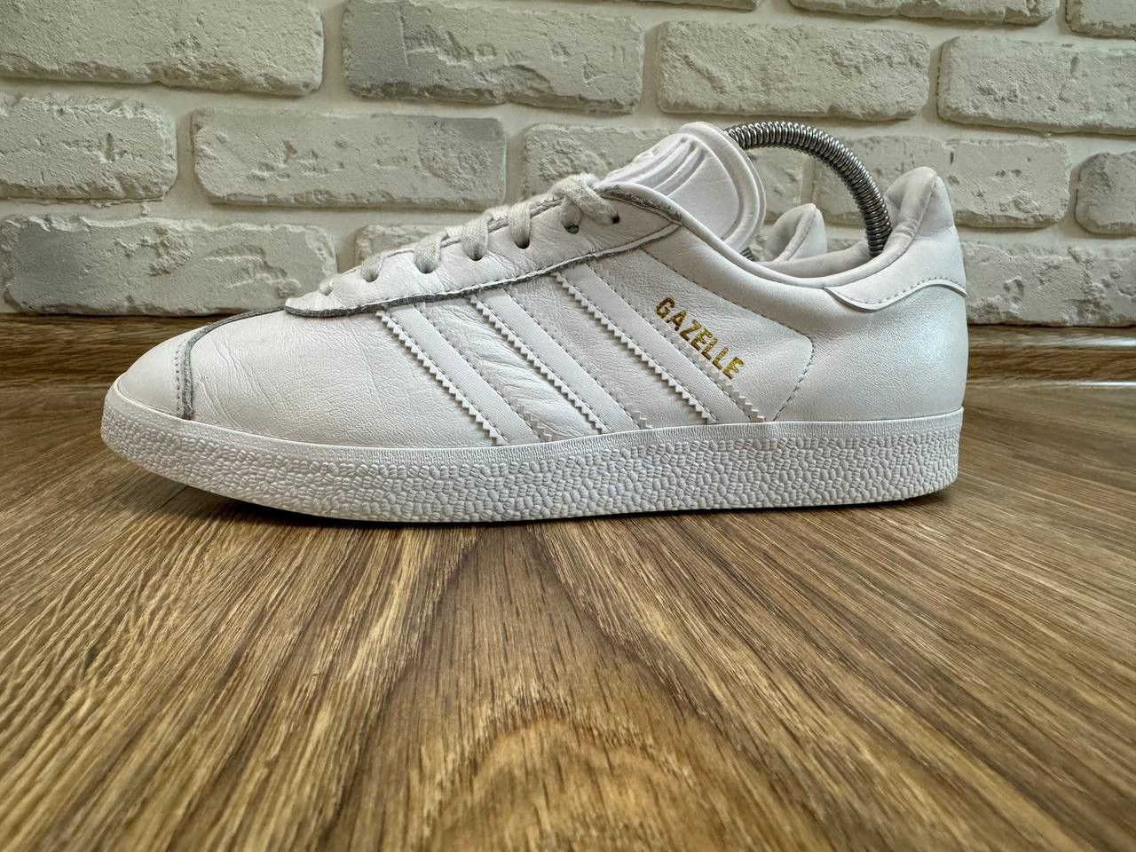 Vintage ADIDAS GAZELLE SHOES WHITE SNEAKERS Mens Size 39.5 Size US 6.5 / EU 39-40 - 1 Thumbnail